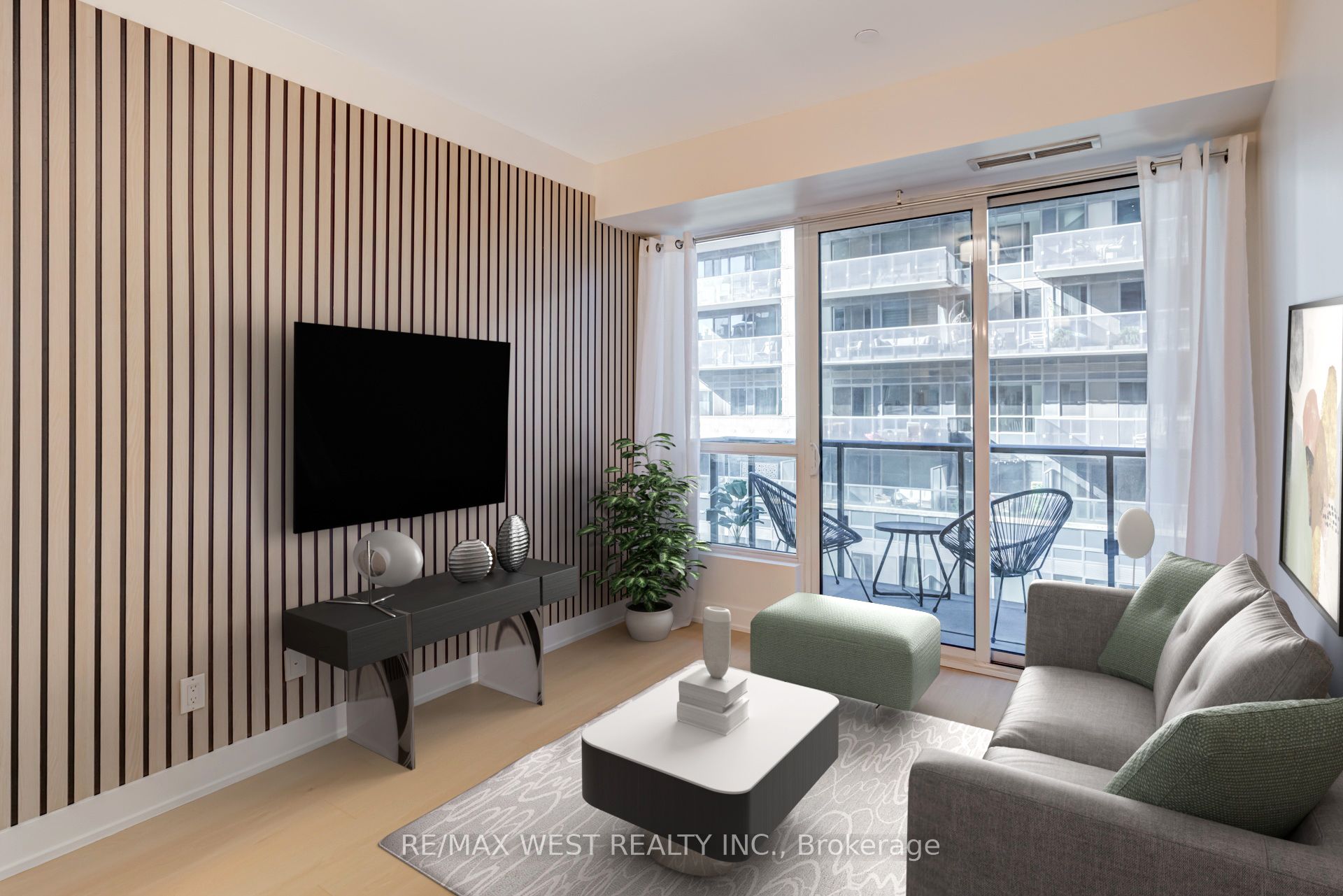 1030 King Street W 431 Property Photo 1