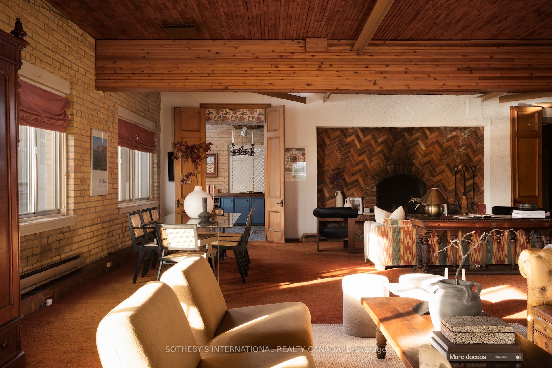 18 Gloucester Lane Property Photo 6