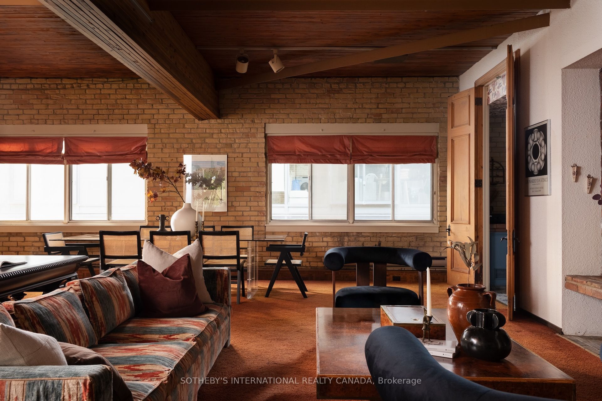 18 Gloucester Lane Property Photo 8