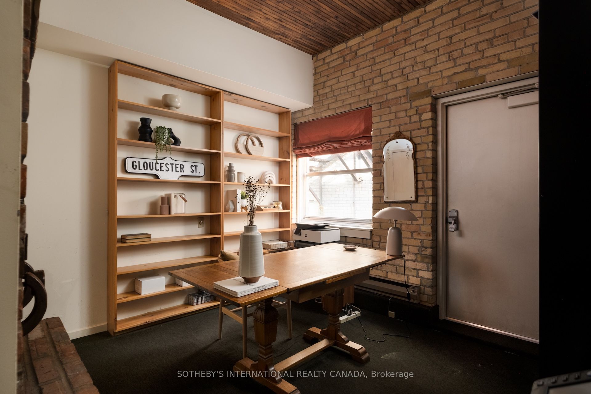 18 Gloucester Lane Property Photo 19