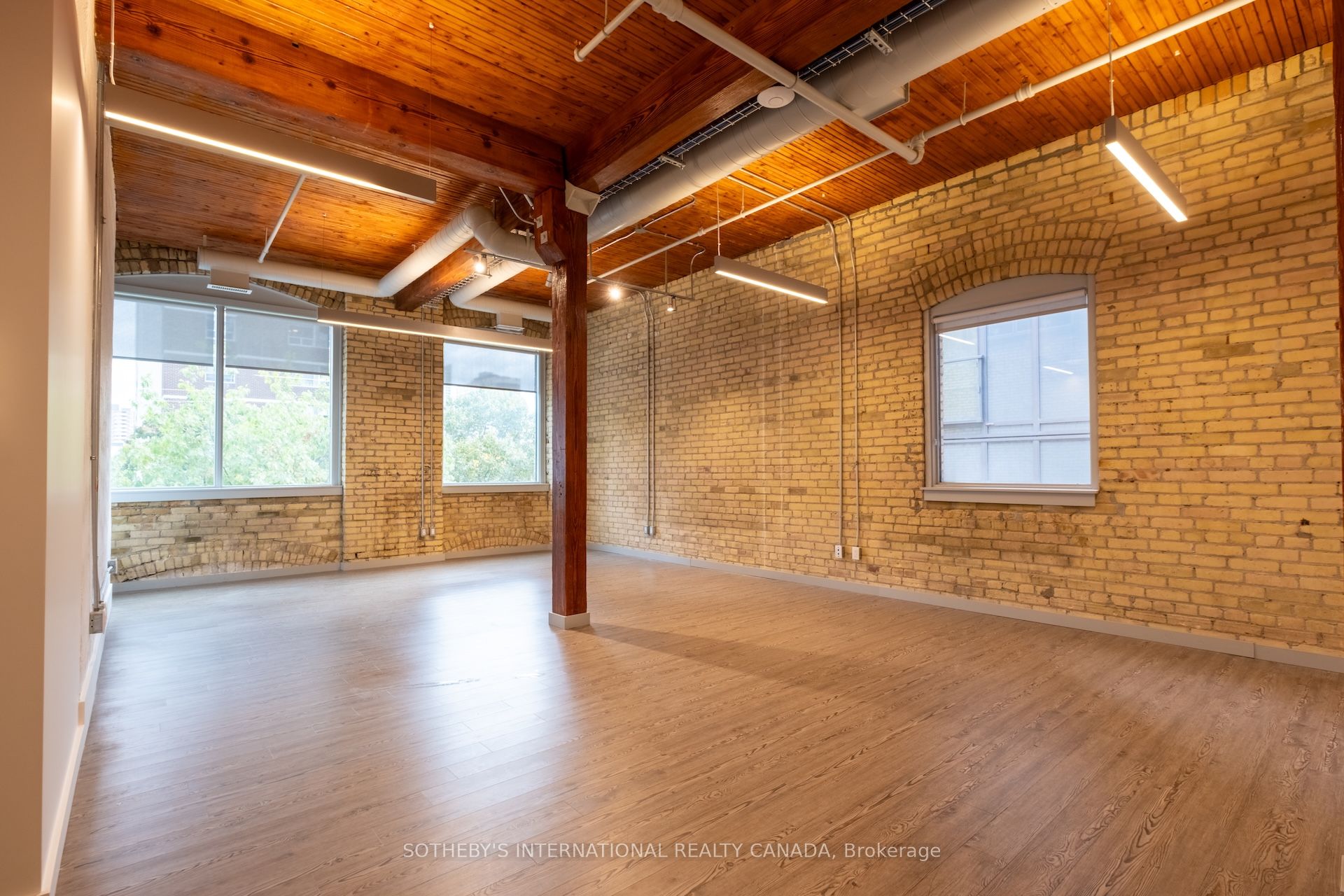 18 Gloucester Lane Property Photo 31