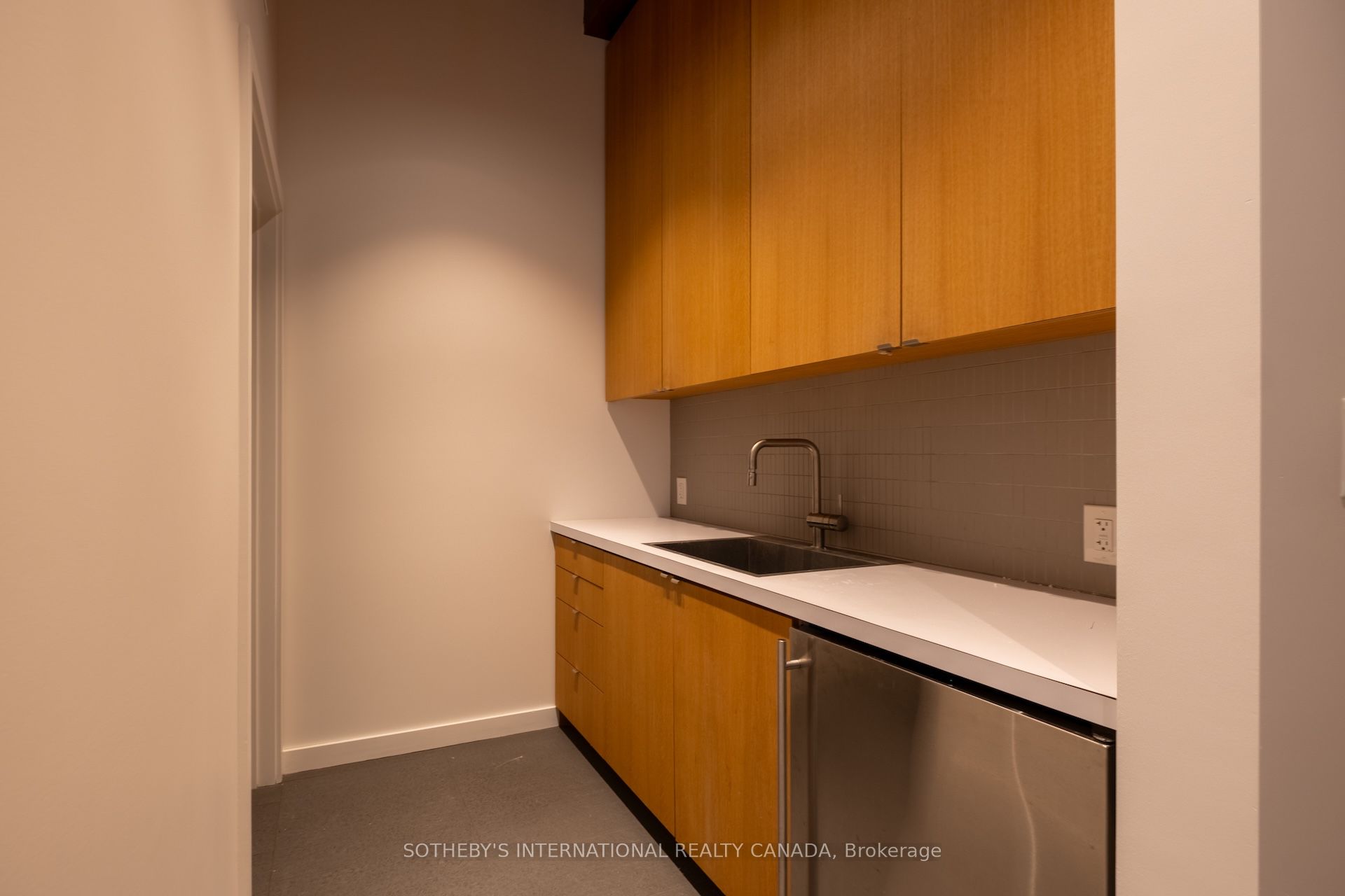 18 Gloucester Lane Property Photo 32