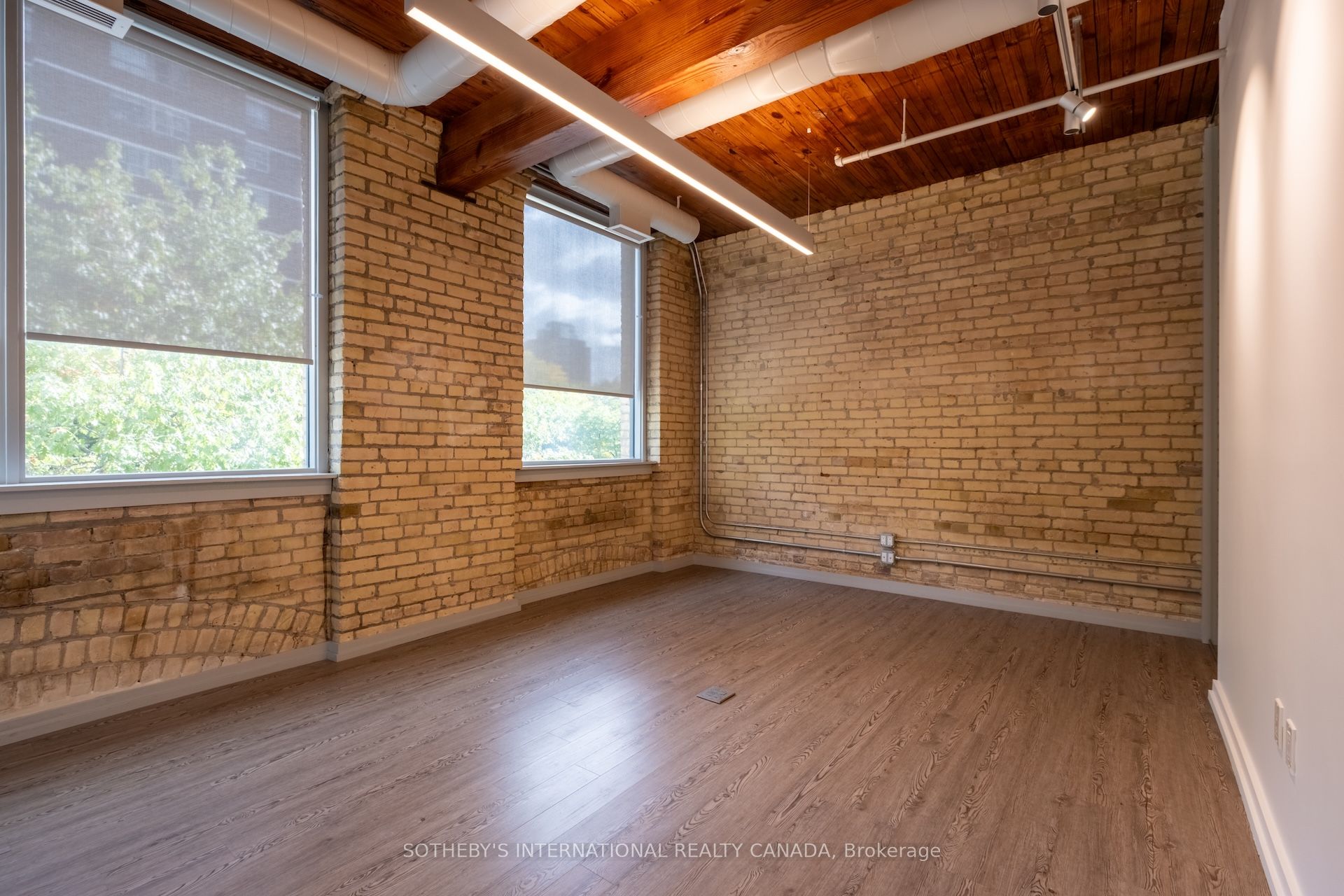 18 Gloucester Lane Property Photo 37