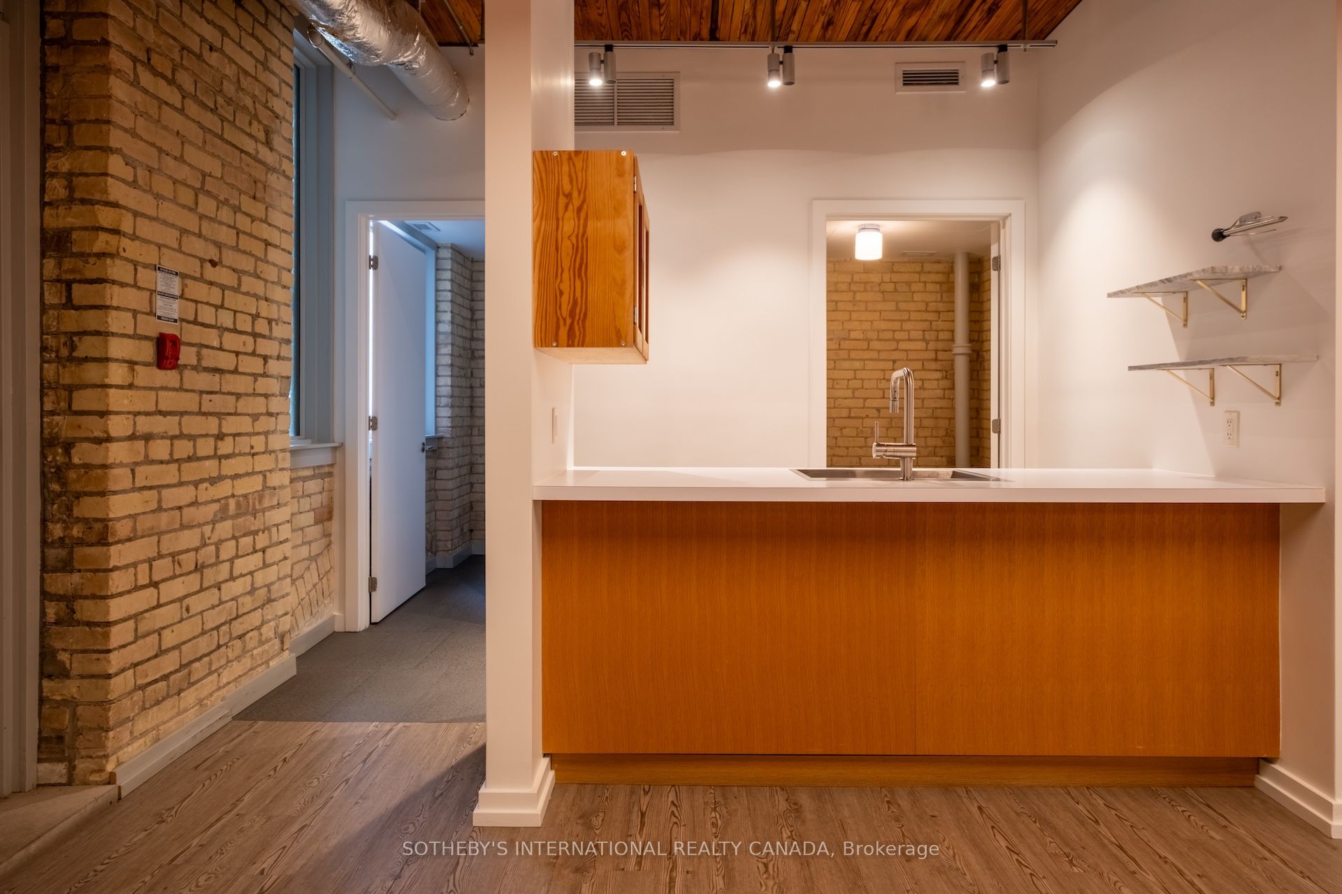 18 Gloucester Lane Property Photo 40