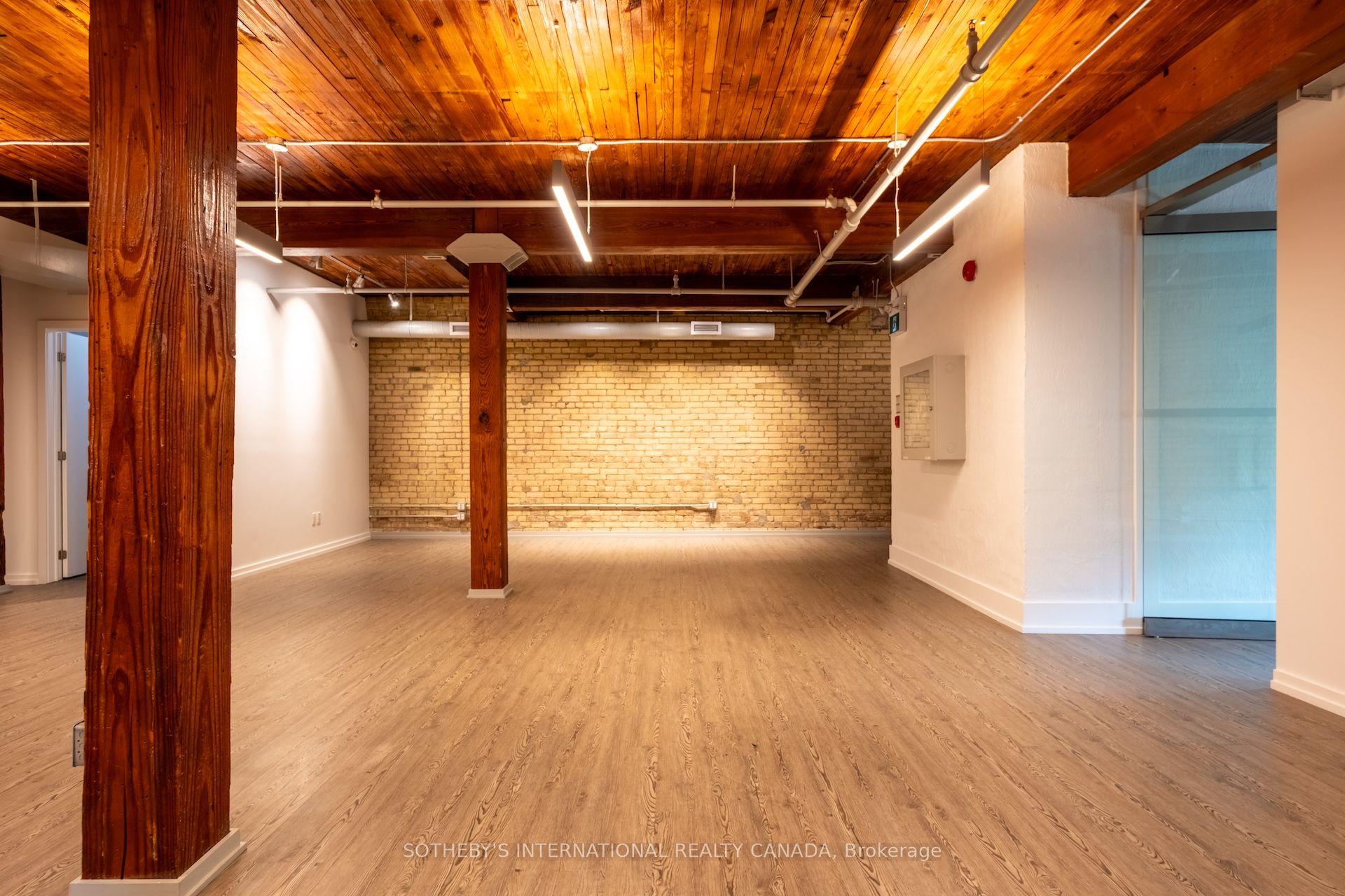 18 Gloucester Lane Property Photo 36
