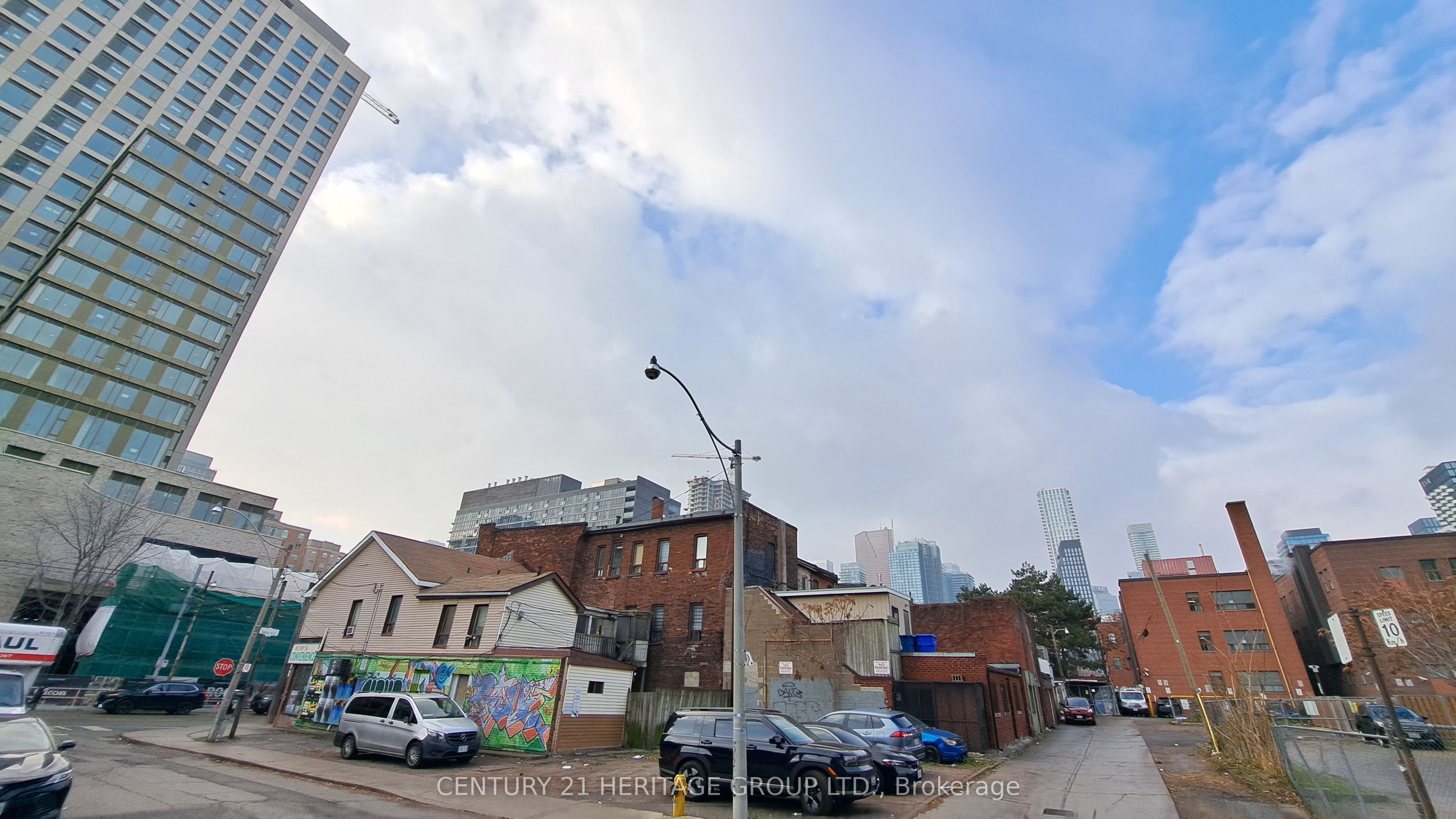 250 Queen Street E Property Photo 30