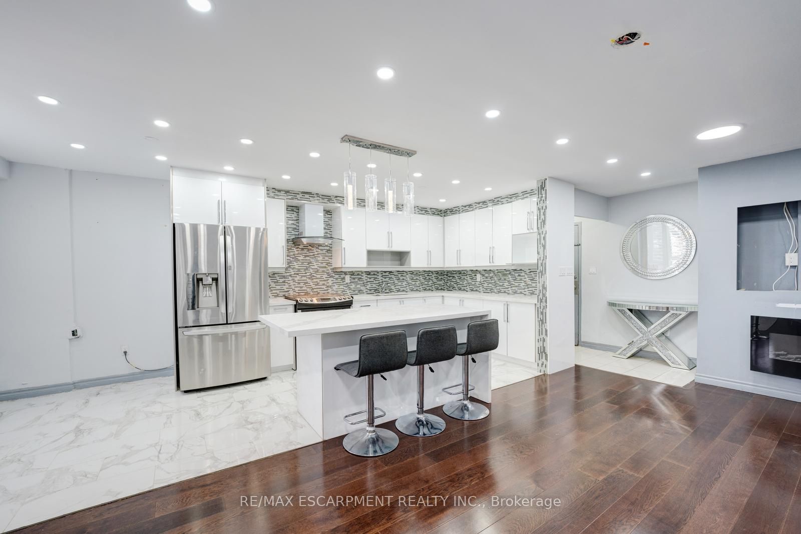 10 Edgecliff Golfway 206 Property Photo 12