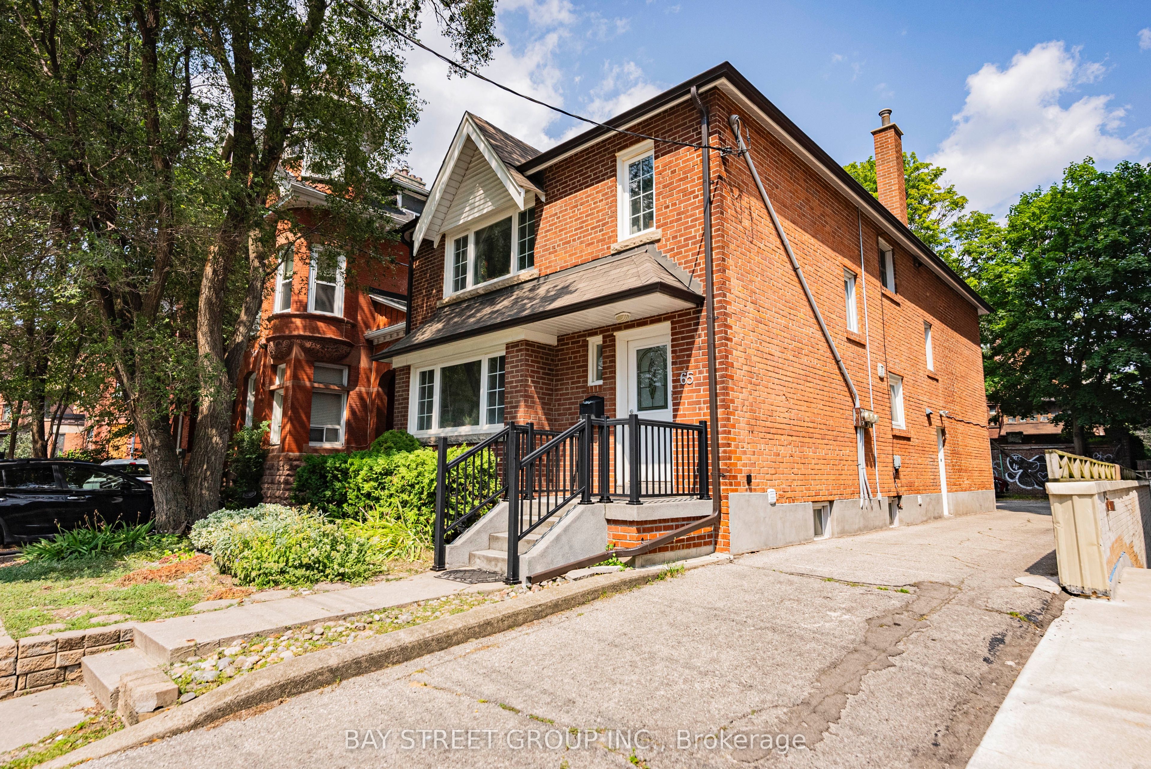 65 Spadina Road Property Photo 1