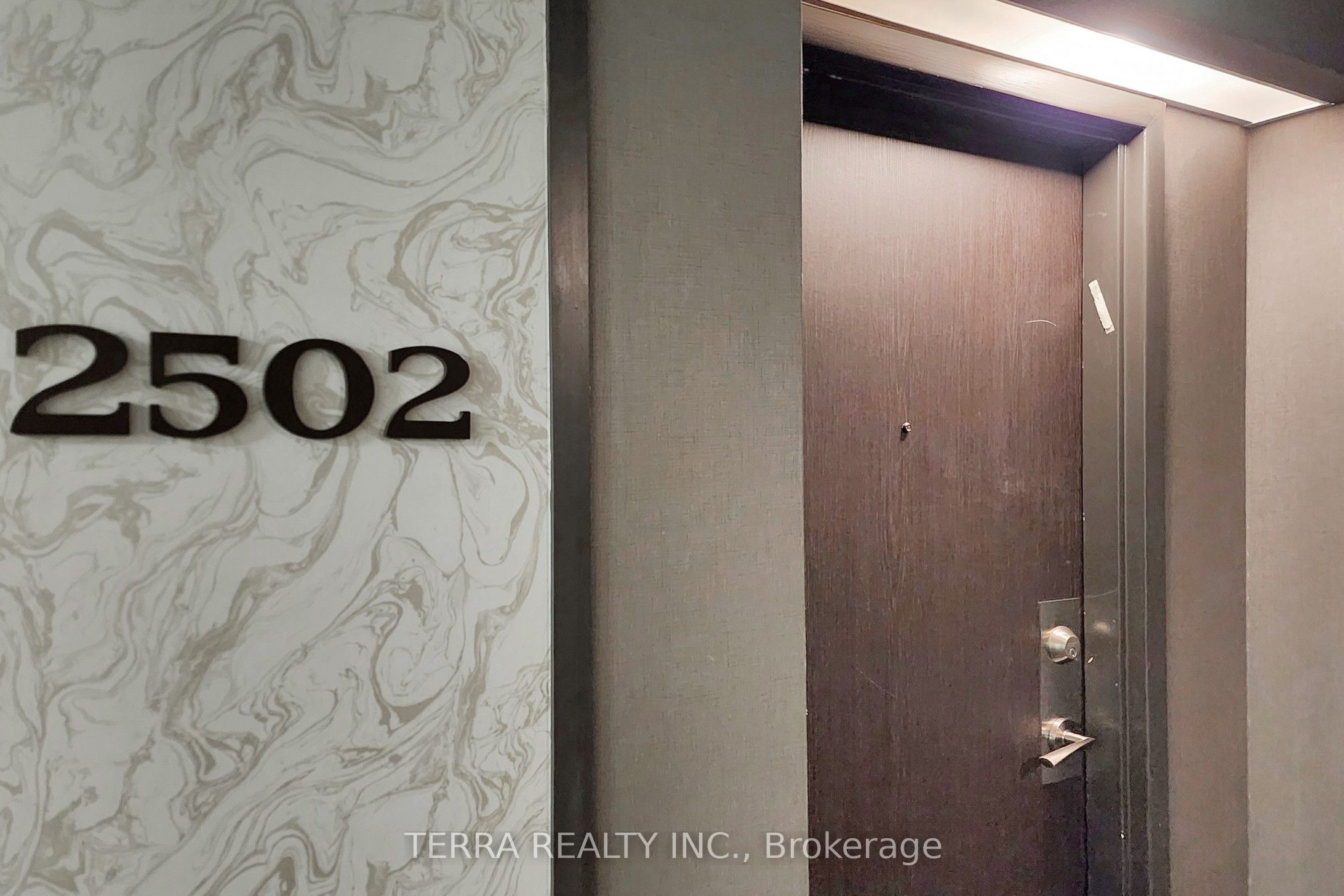 80 Antibes Drive 2502 Property Photo 3