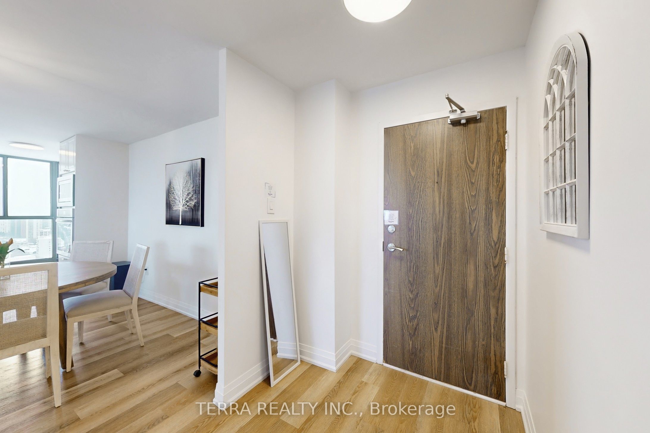 80 Antibes Drive 2502 Property Photo 5
