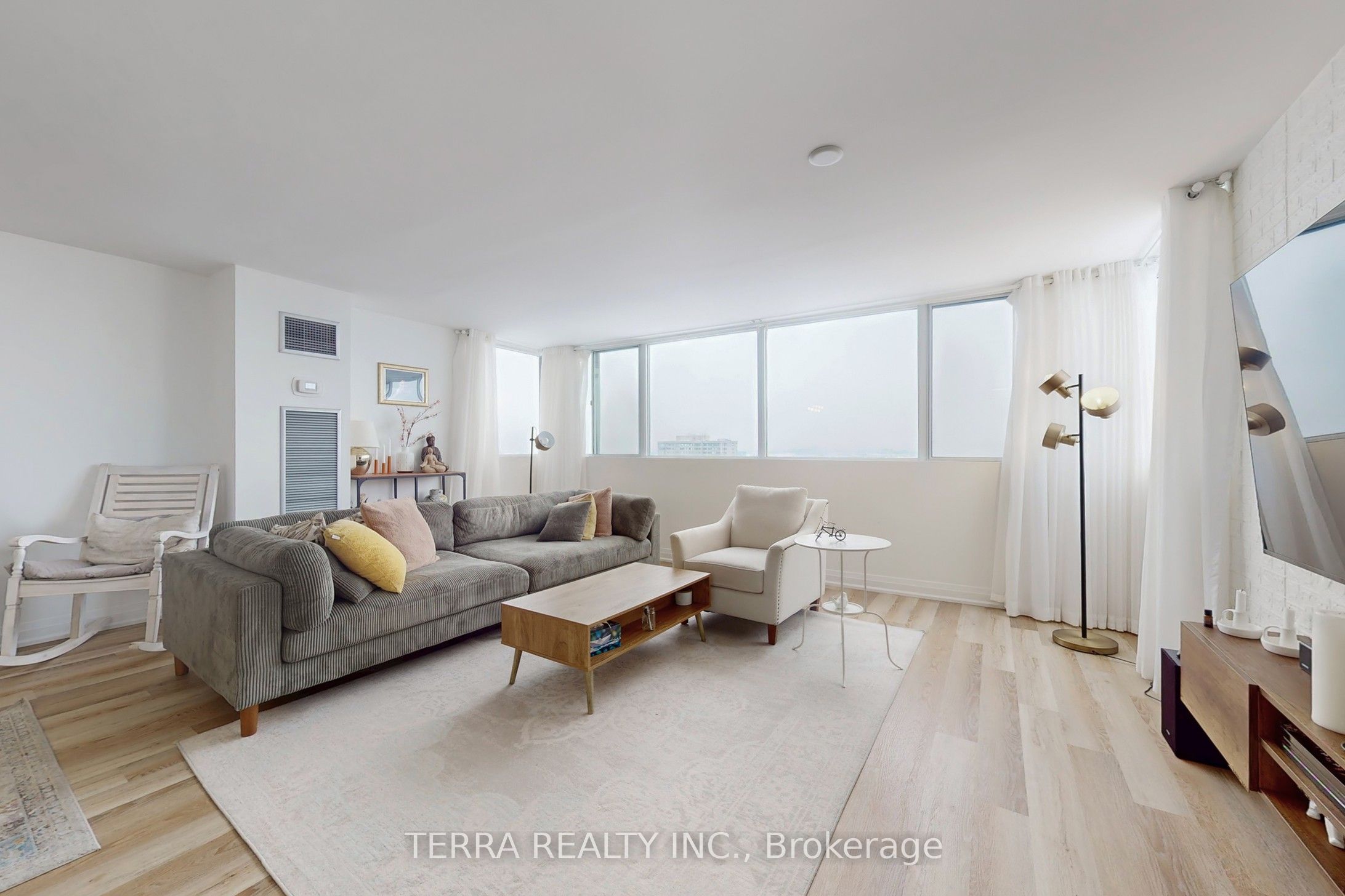 80 Antibes Drive 2502 Property Photo 6