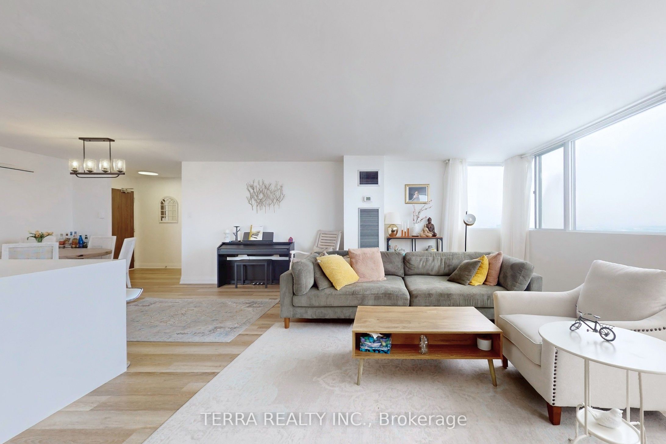 80 Antibes Drive 2502 Property Photo 8