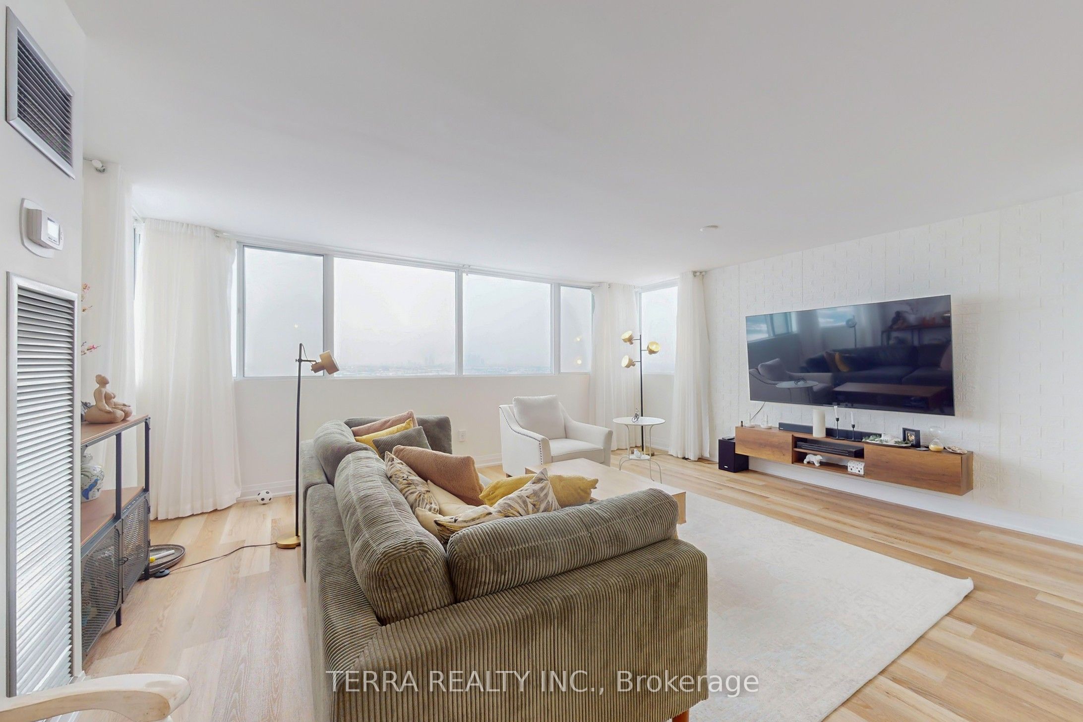 80 Antibes Drive 2502 Property Photo 11