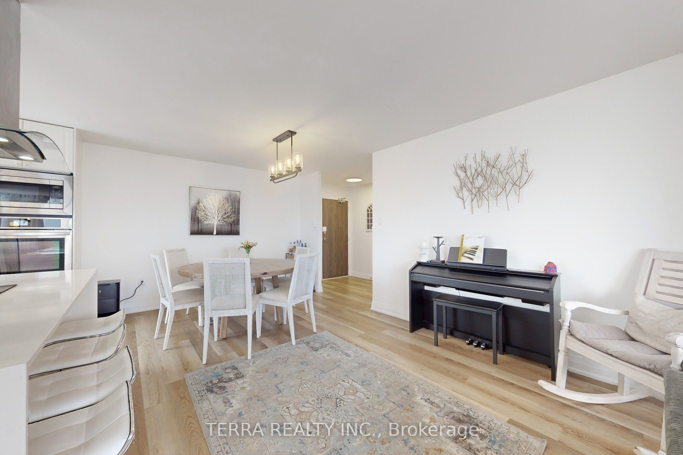 80 Antibes Drive 2502 Property Photo 15