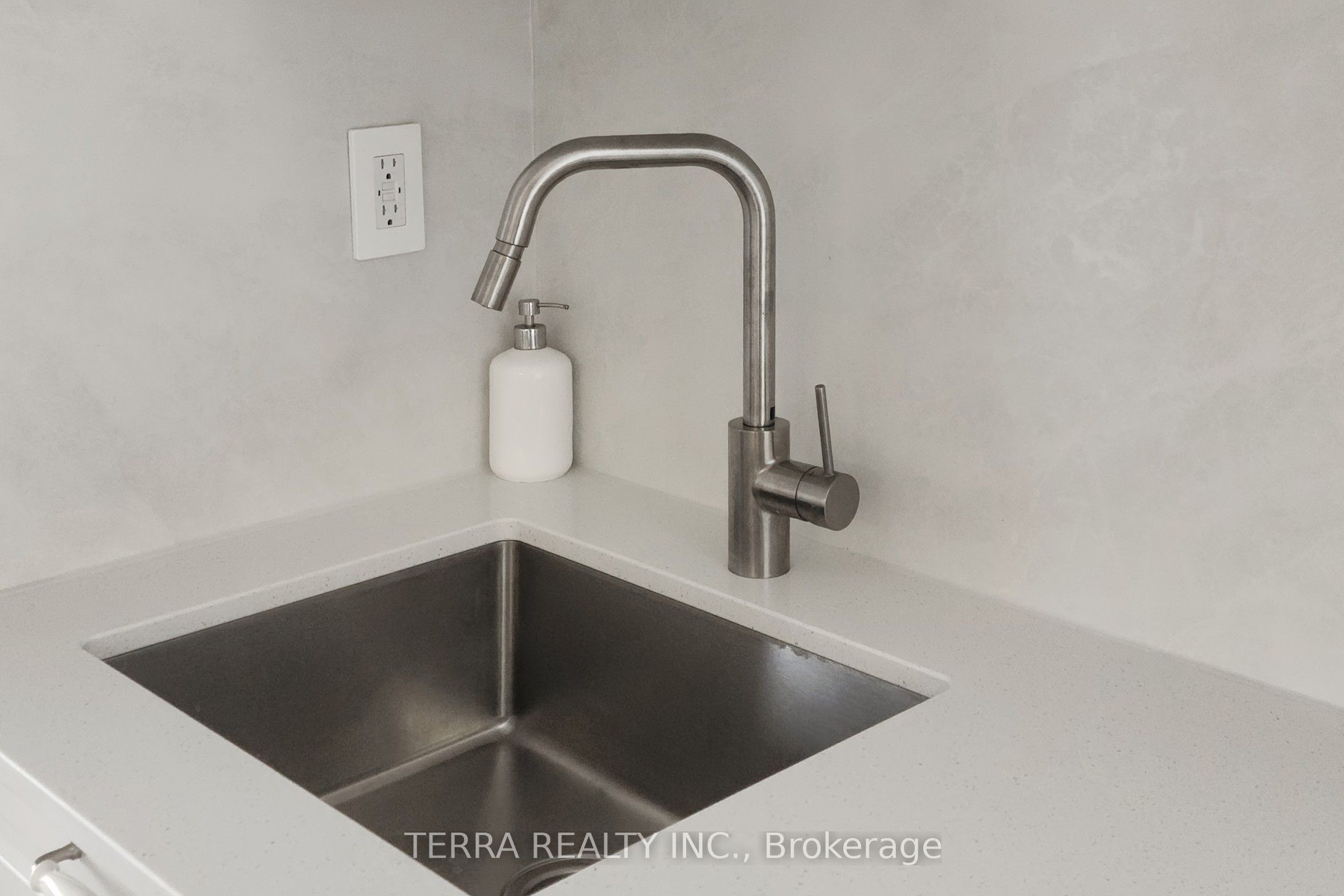 80 Antibes Drive 2502 Property Photo 29
