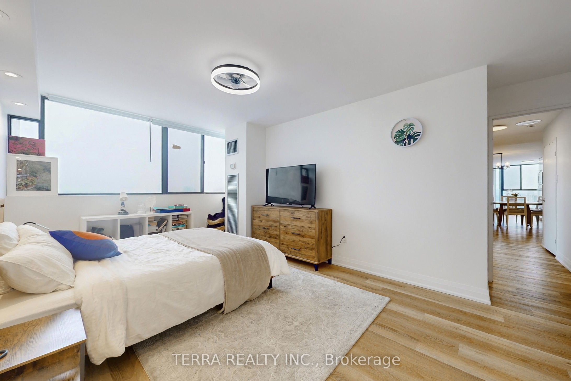 80 Antibes Drive 2502 Property Photo 33