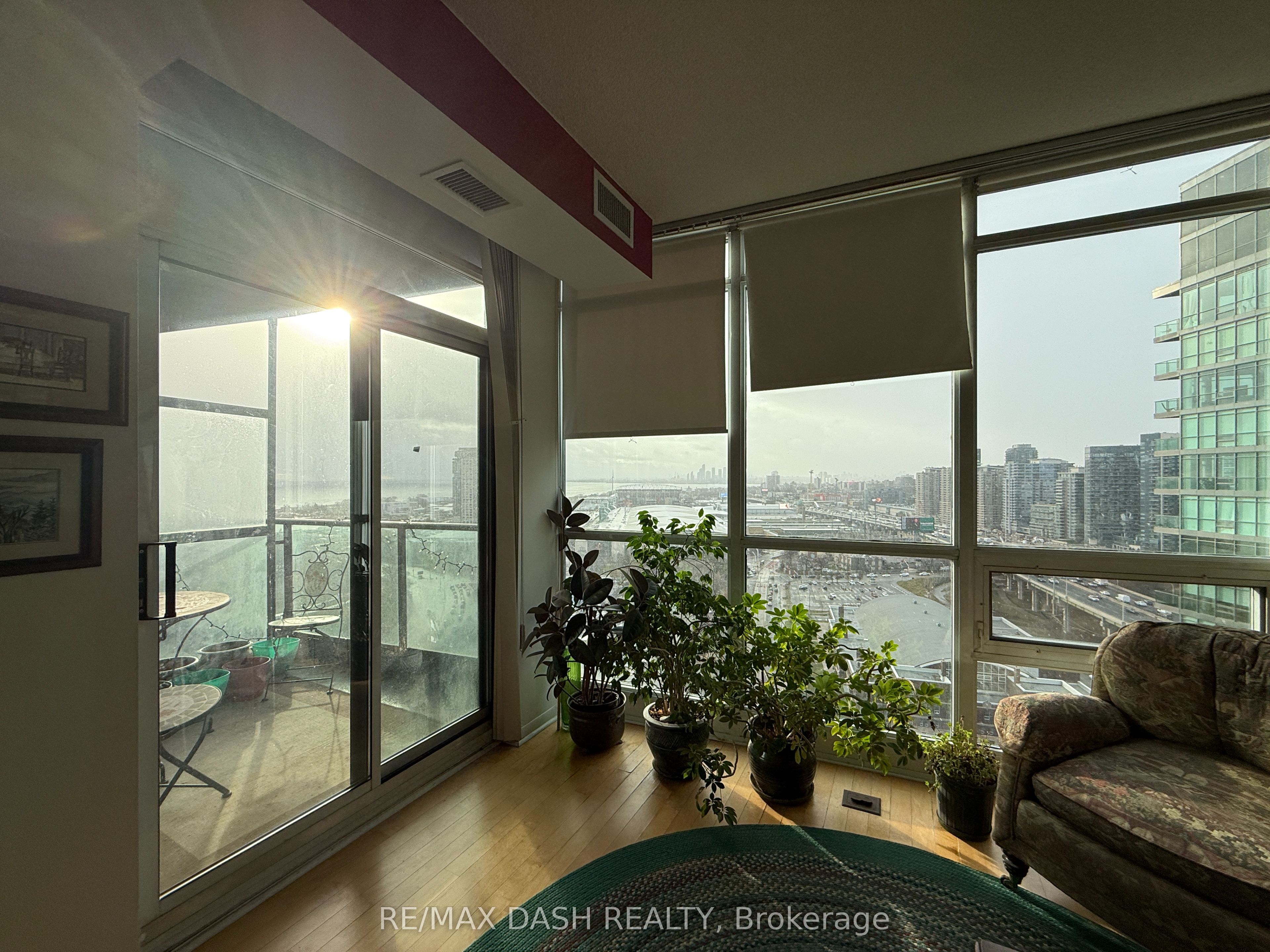 219 Fort York Boulevard 2411