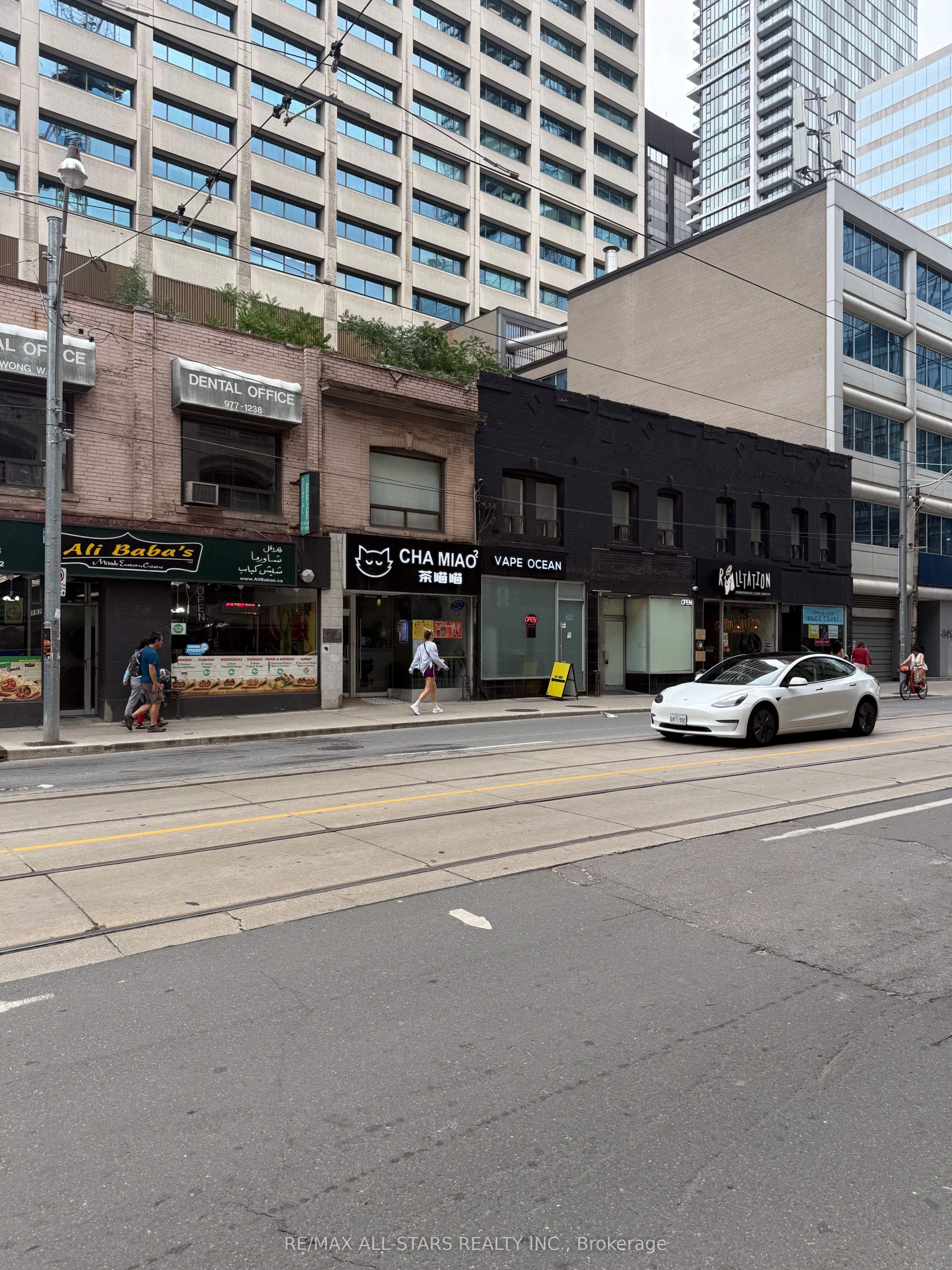 209 Dundas Street W Unit D Property Photo 1