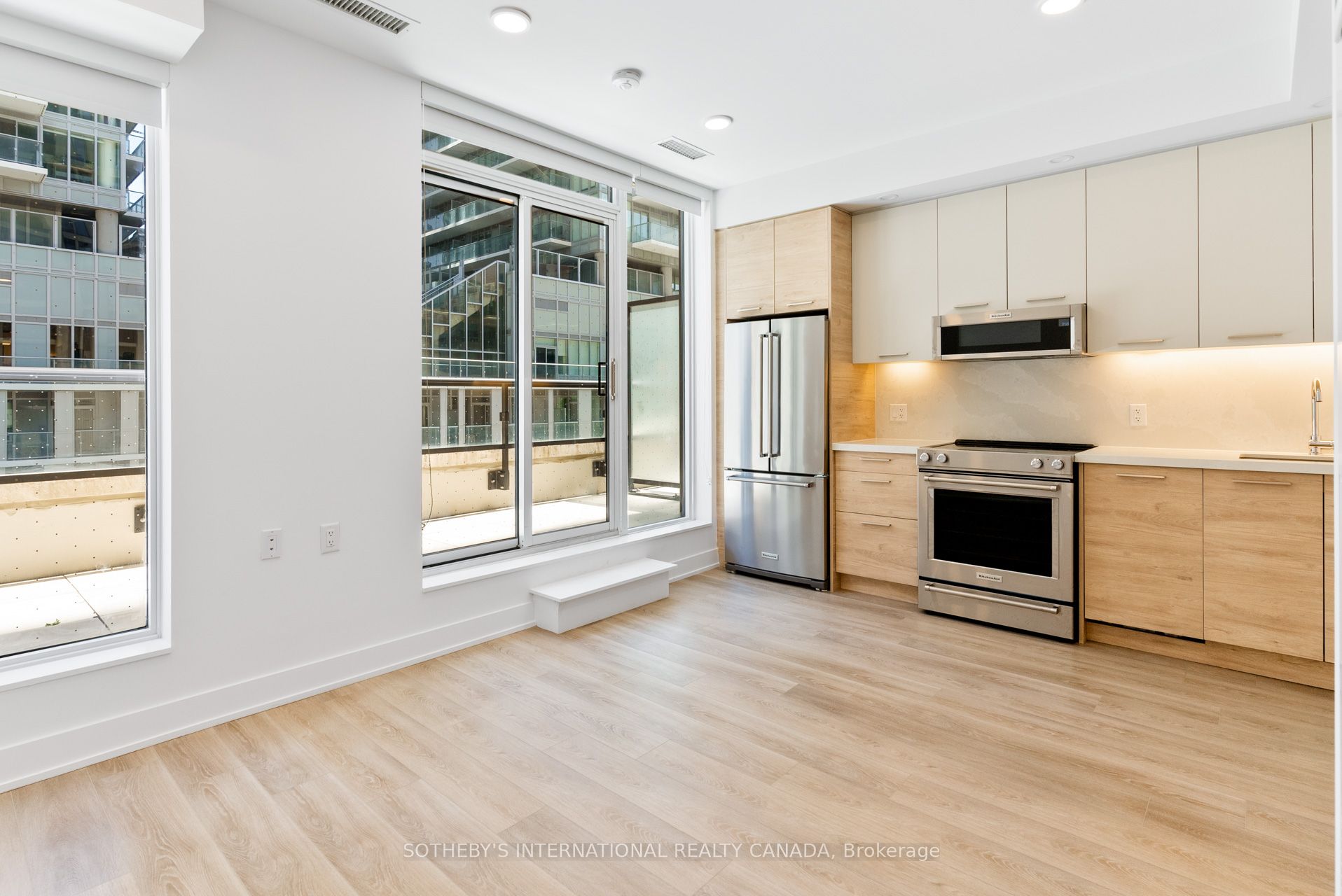 200 Redpath Avenue 1508 Property Photo 1