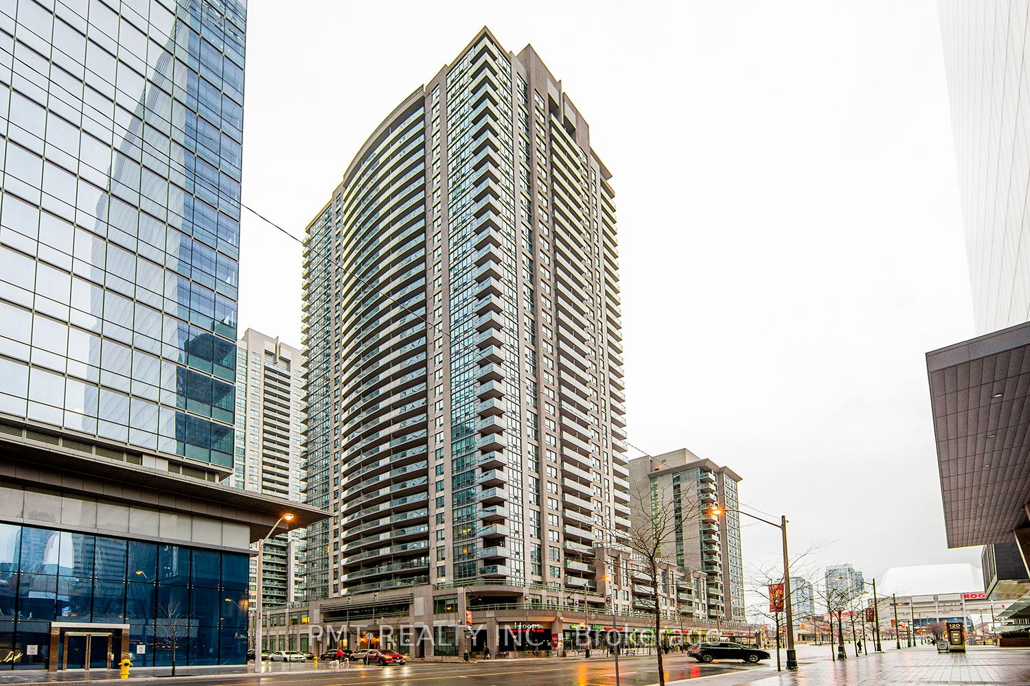 30 Grand Trunk Crescent Ph06 Property Photo 1