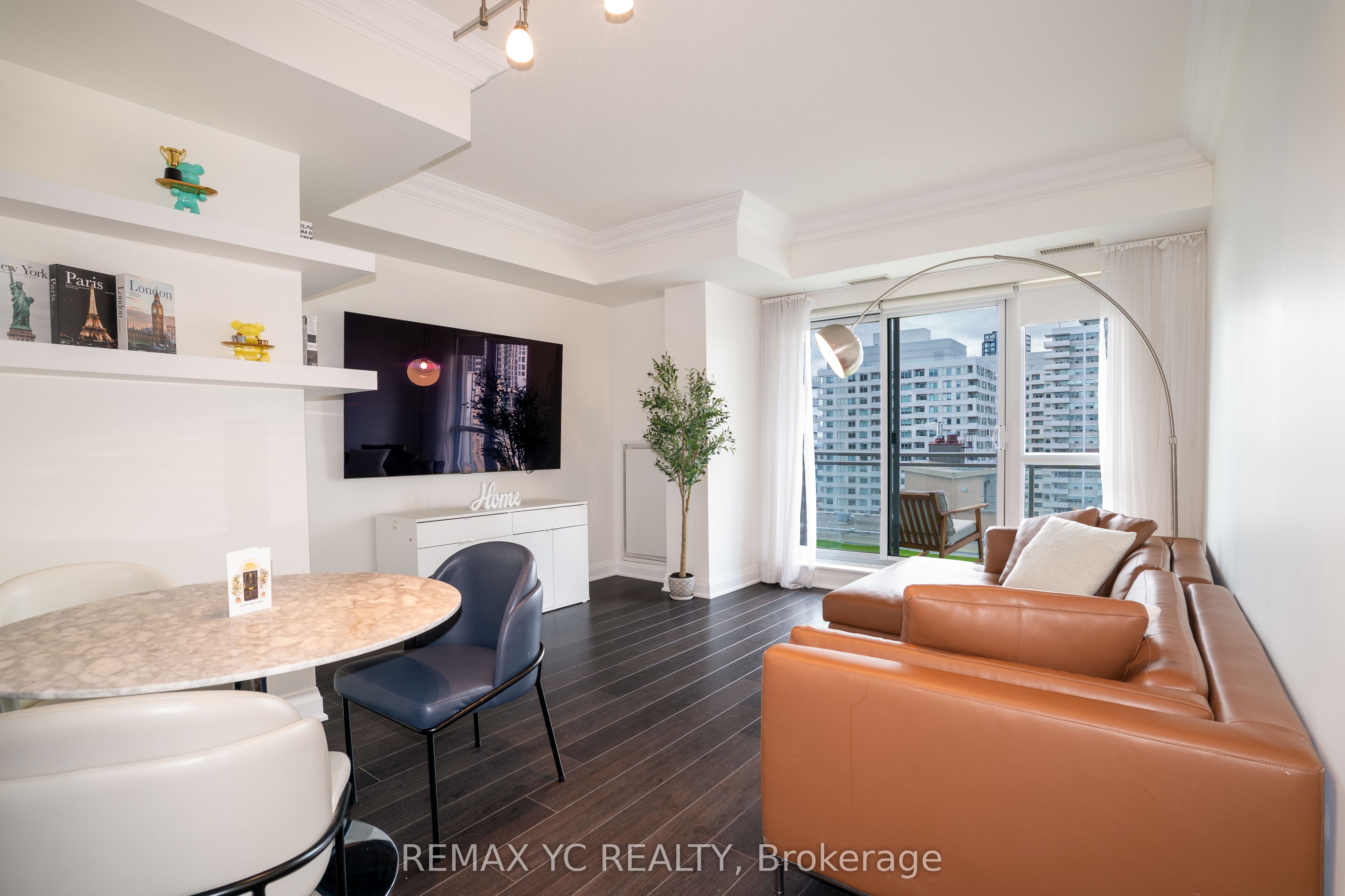 83 Redpath Avenue 1709 Property Photo 1