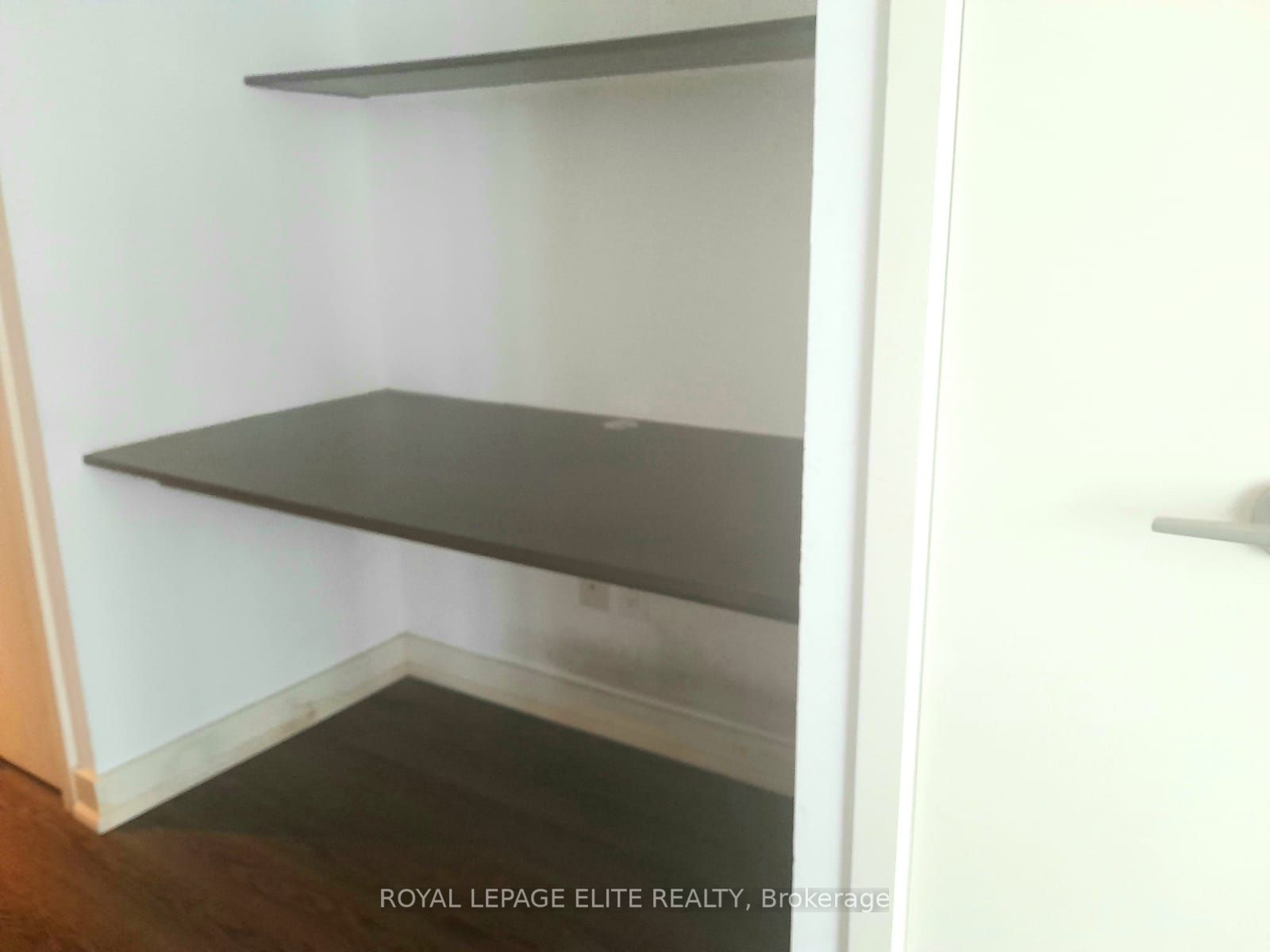 110 Charles Street E 1211 Property Photo 4