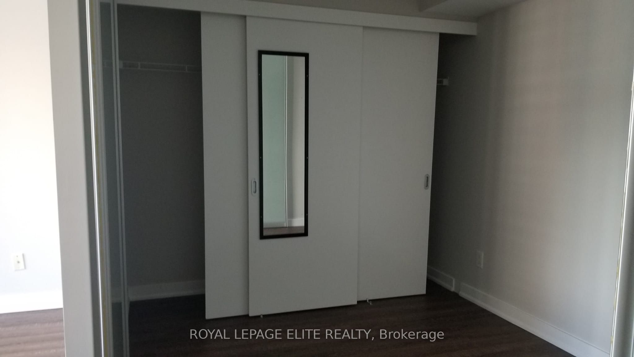 110 Charles Street E 1211 Property Photo 10
