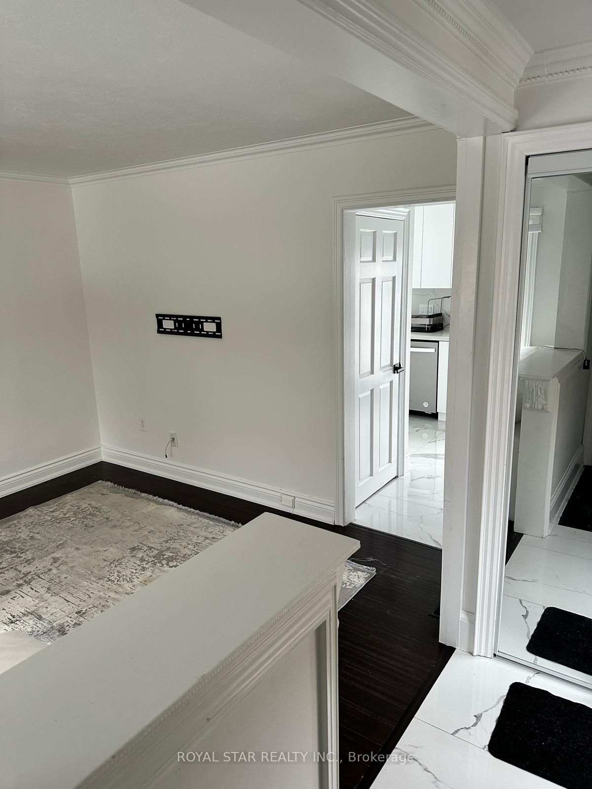 9 Roycrest Avenue Room Property Photo 5