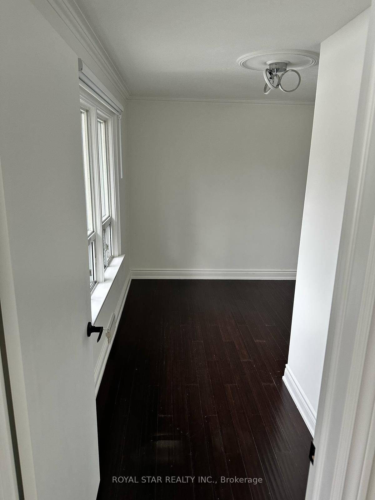 9 Roycrest Avenue Room Property Photo 16