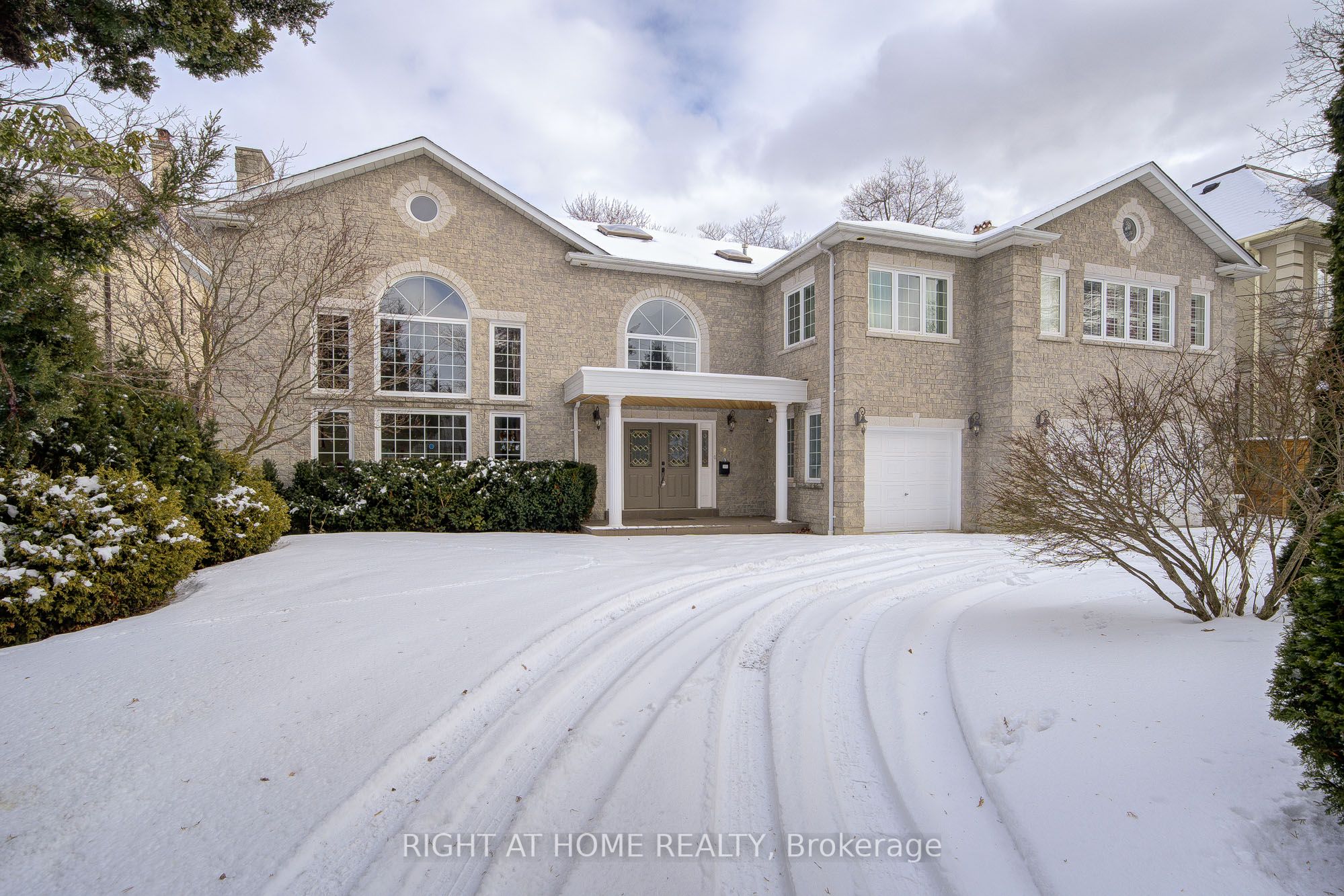 49 Arjay Crescent Property Photo 1