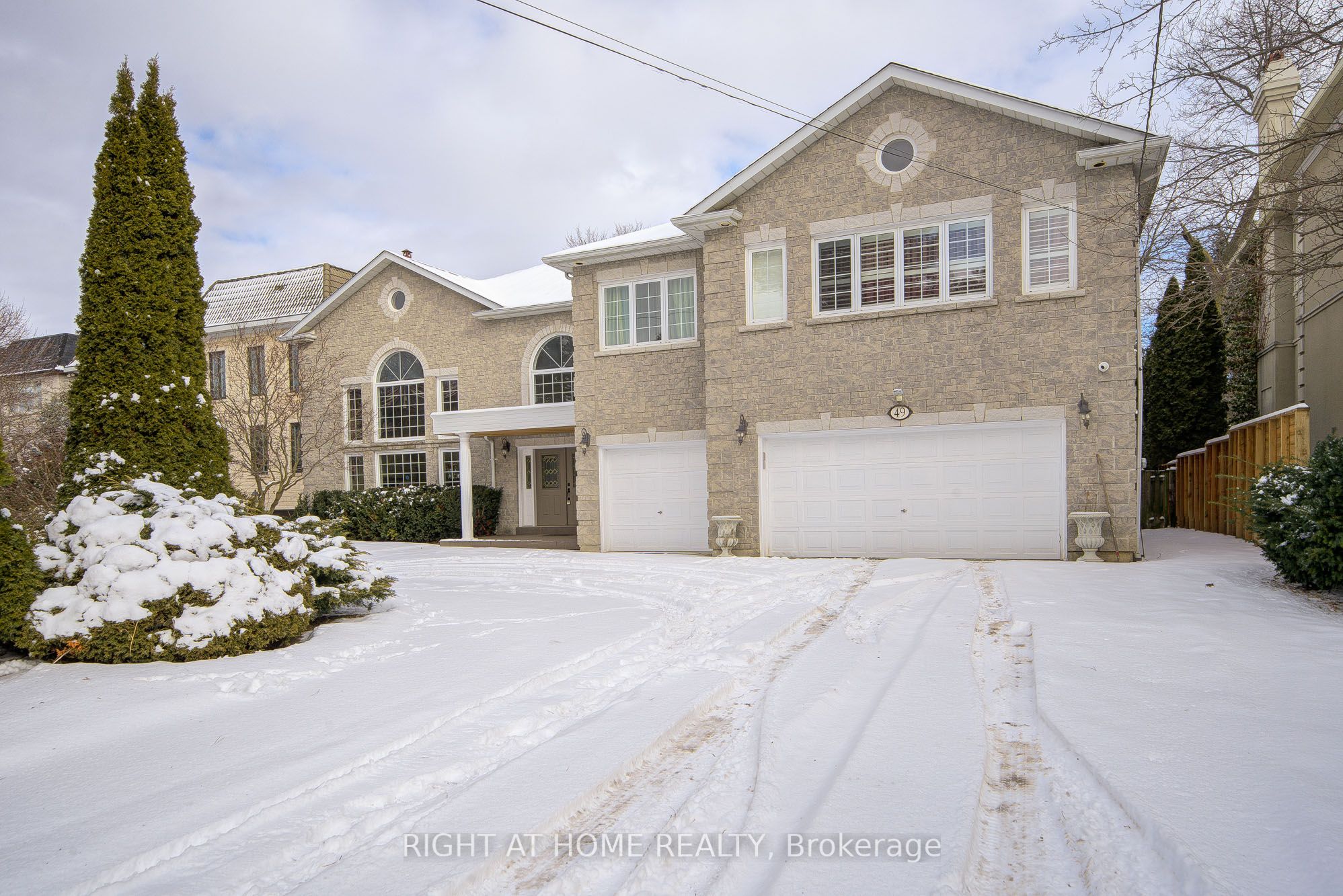 49 Arjay Crescent Property Photo 3