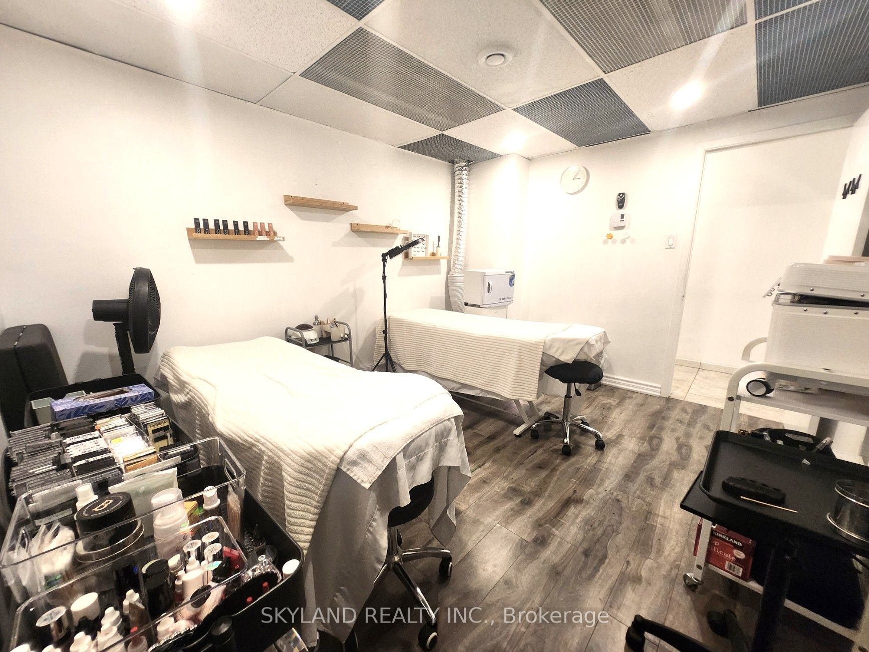 6006a Yonge Street Property Photo 6