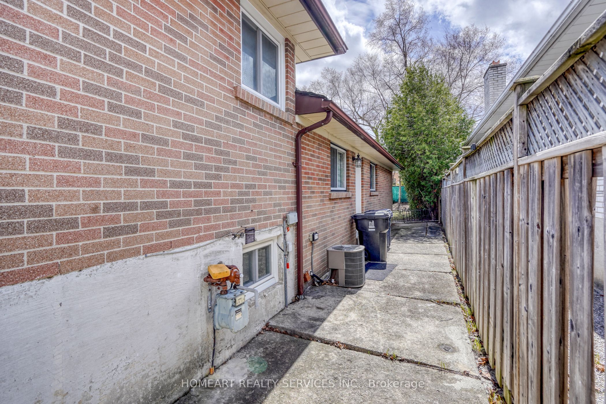2 Lesgay Crescent Property Photo 23
