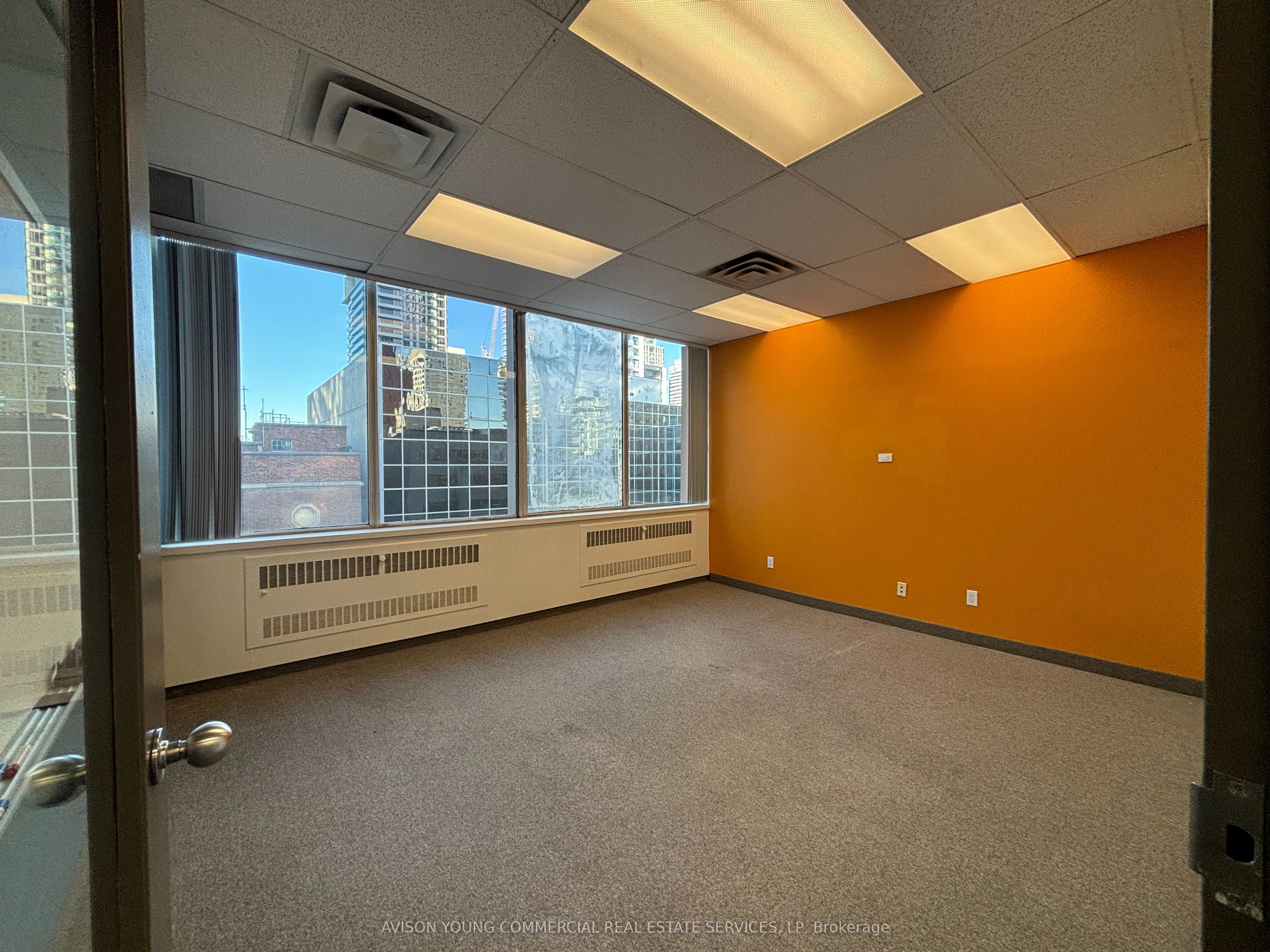 55 Eglinton Avenue E 701 Property Photo 6