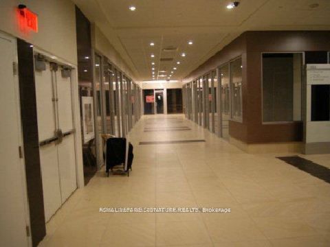 384 Yonge Street 98 Property Photo 3