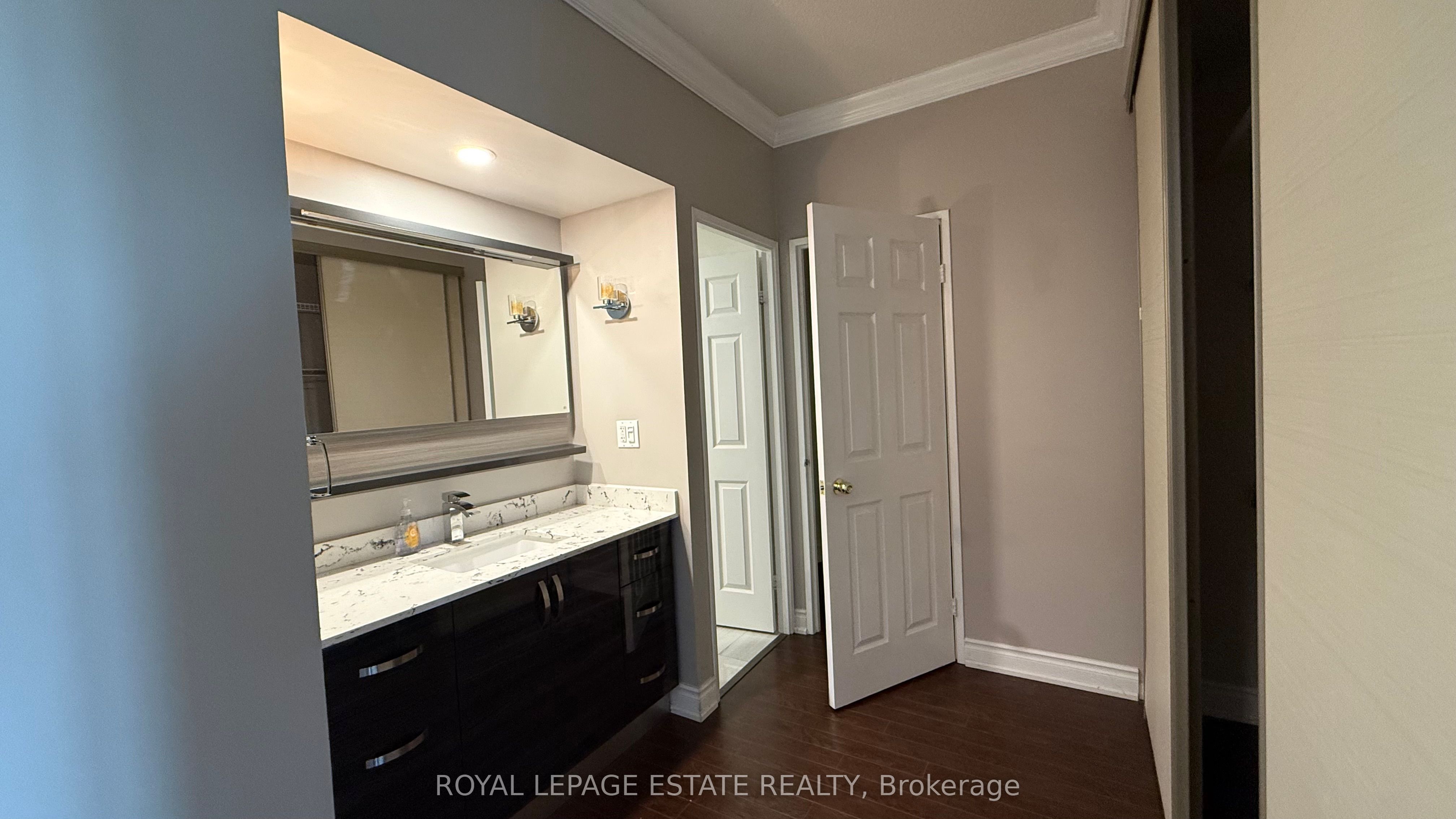 280 Simcoe Street Ph3 Property Photo 3