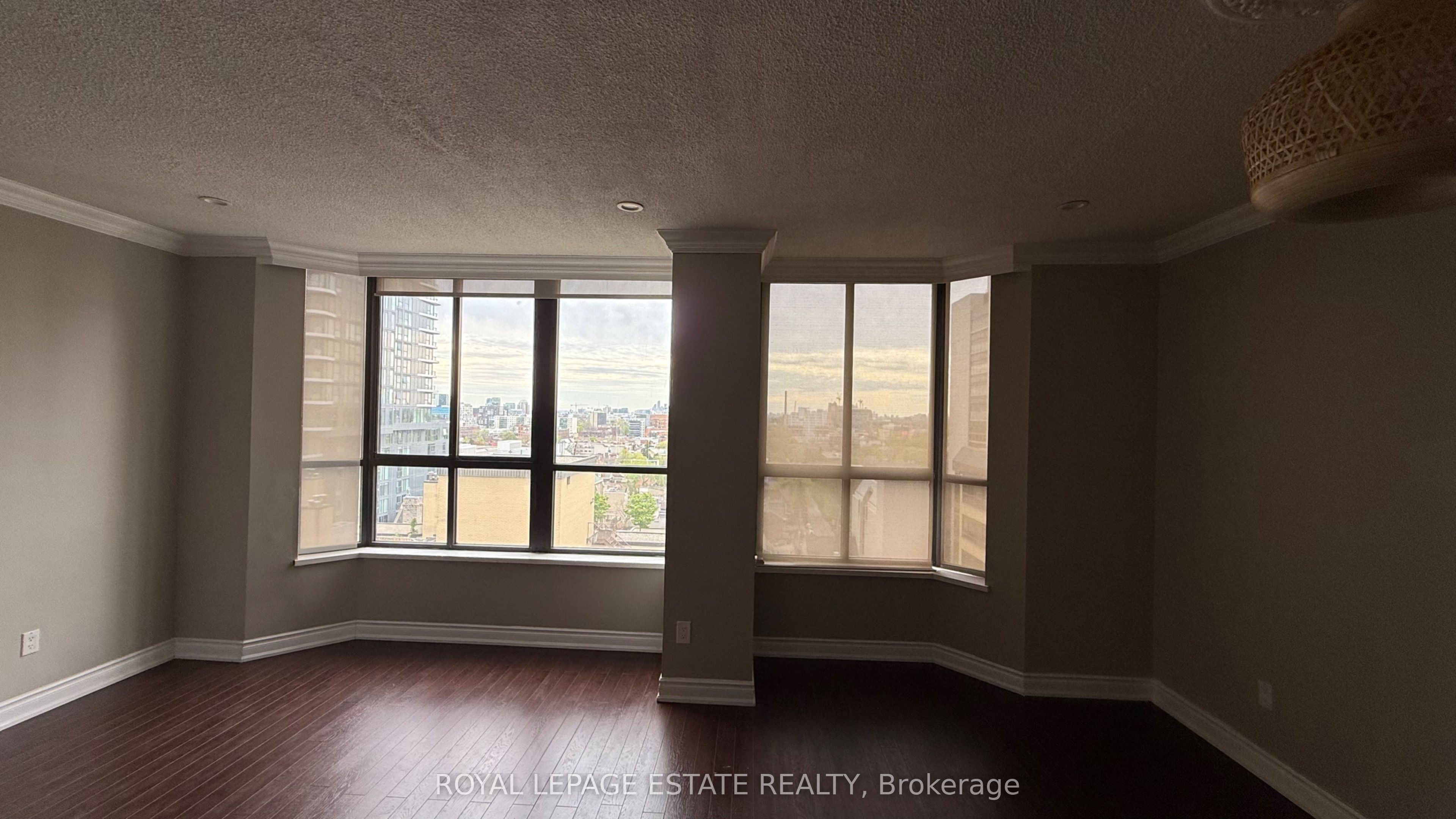 280 Simcoe Street Ph3 Property Photo 6