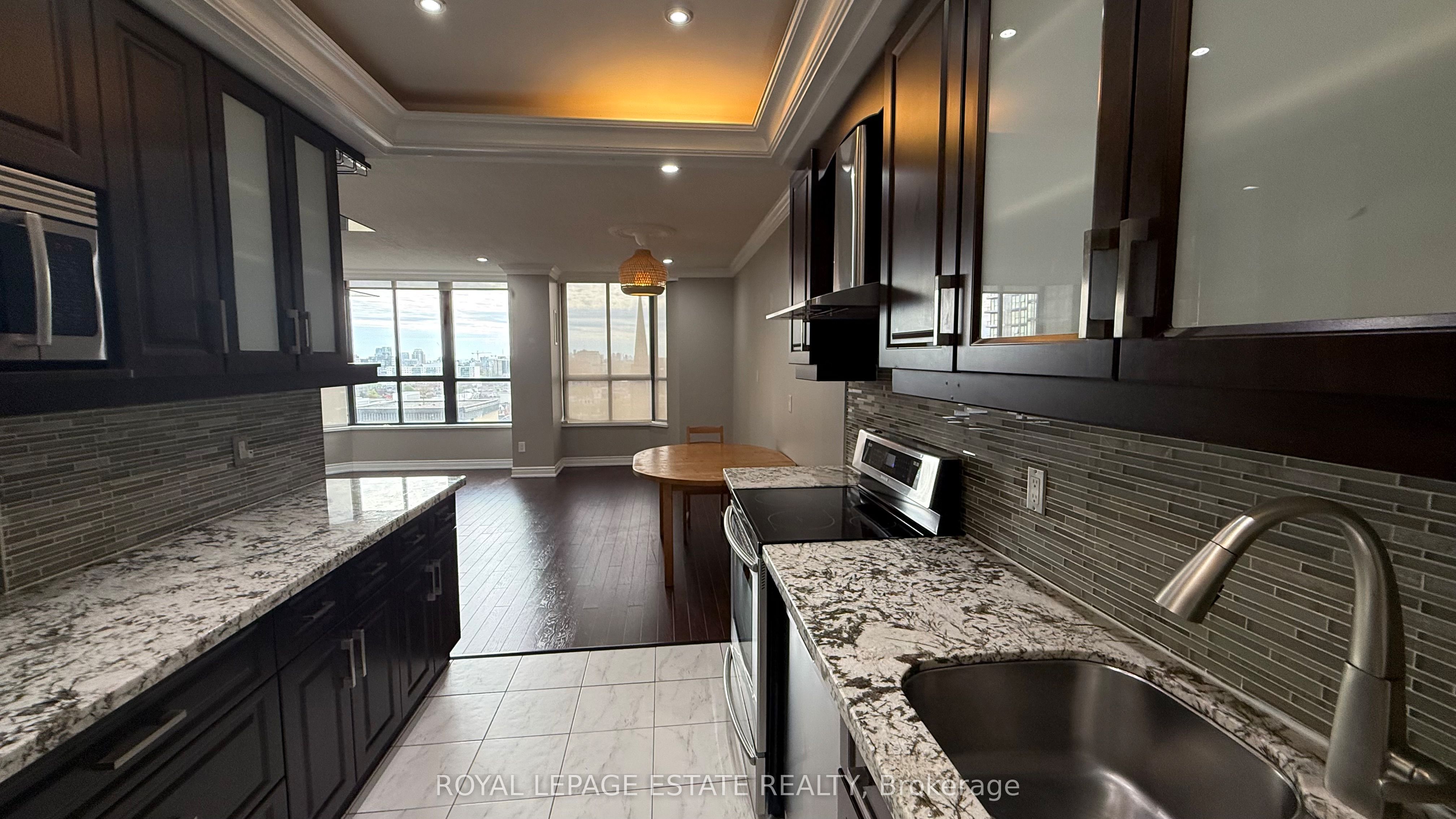 280 Simcoe Street Ph3 Property Photo 11