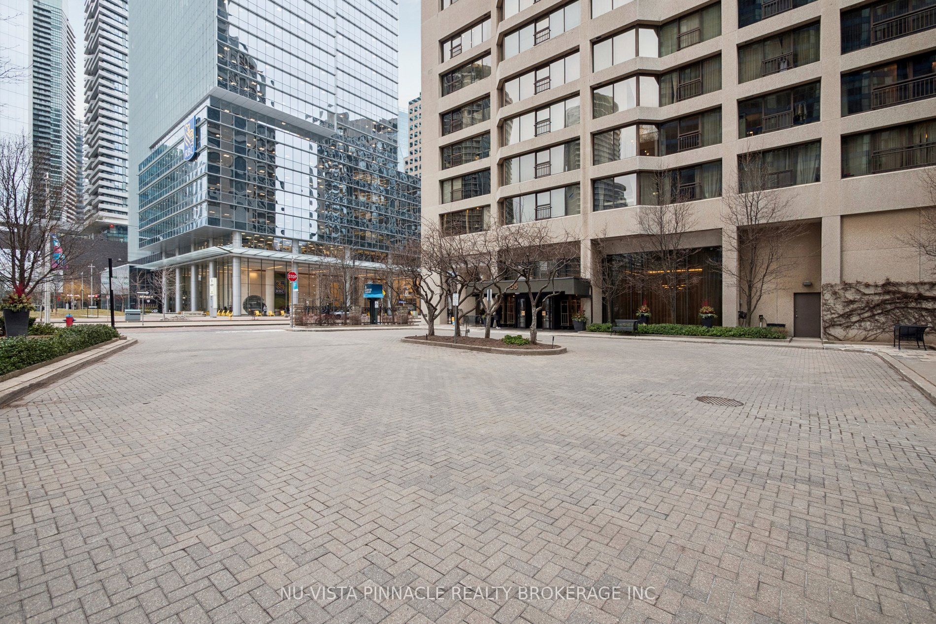 55 Harbour Square 1418 Property Photo 4