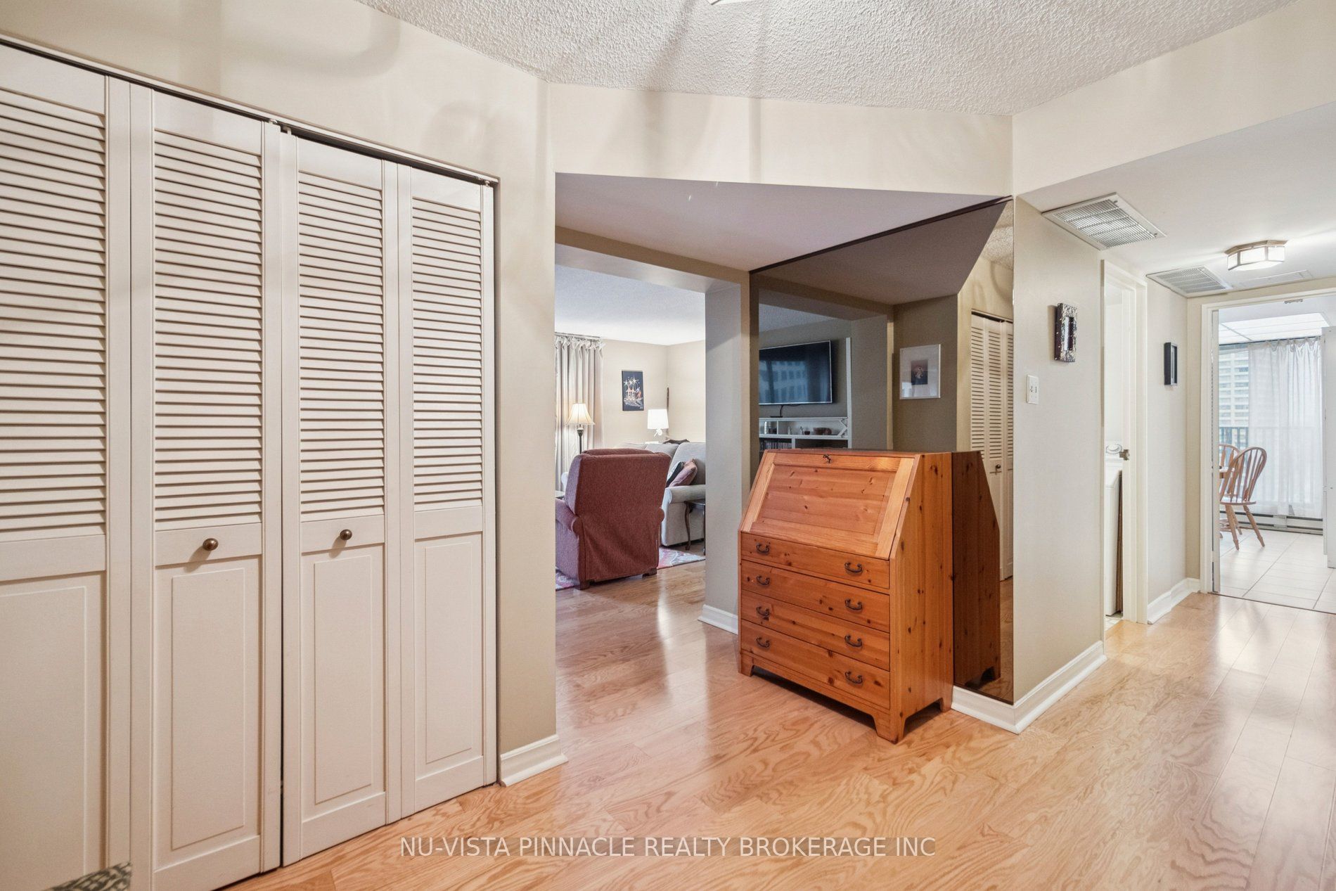 55 Harbour Square 1418 Property Photo 9