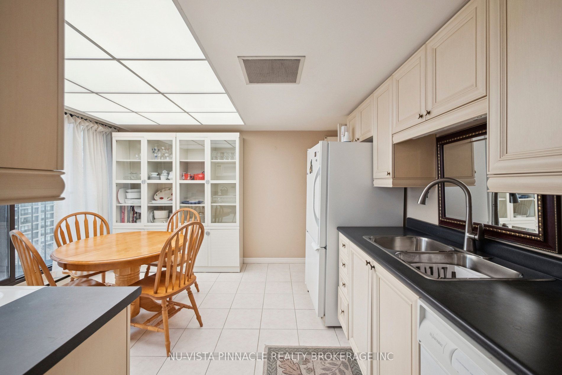 55 Harbour Square 1418 Property Photo 21