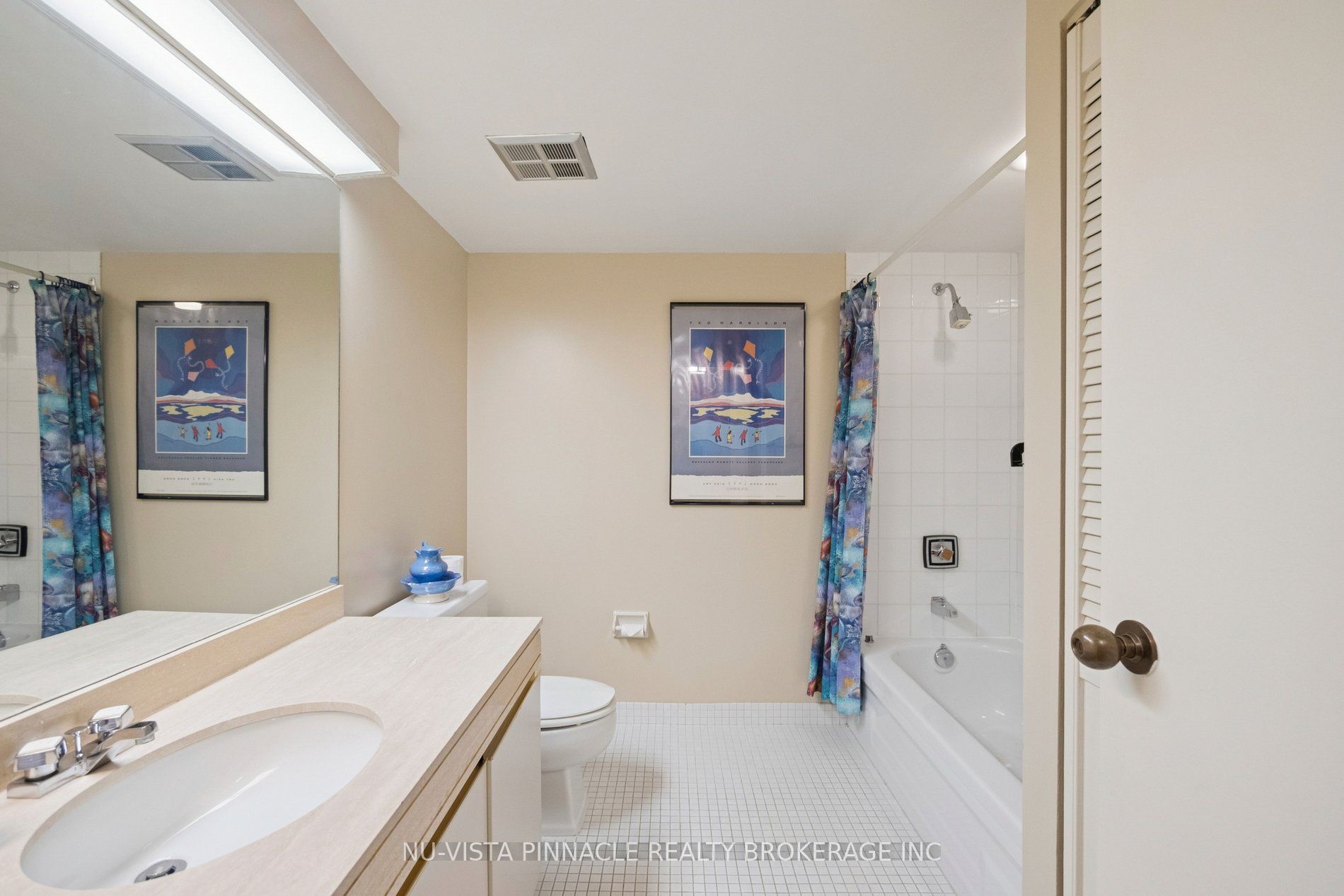 55 Harbour Square 1418 Property Photo 38
