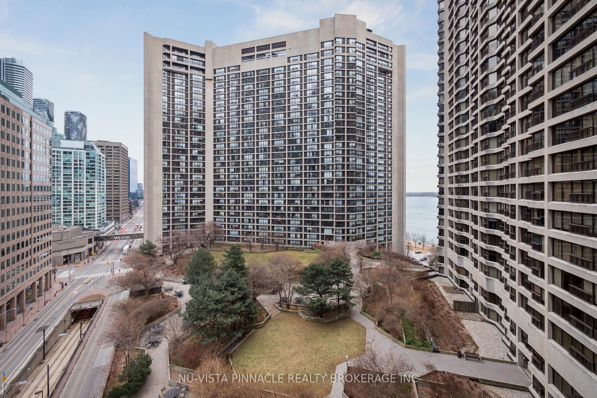 55 Harbour Square 1418 Property Photo 44