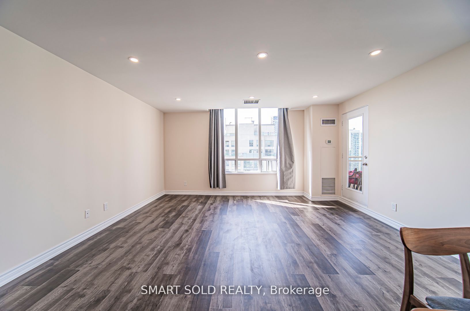 256 Doris Avenue Ph210 Property Photo 5