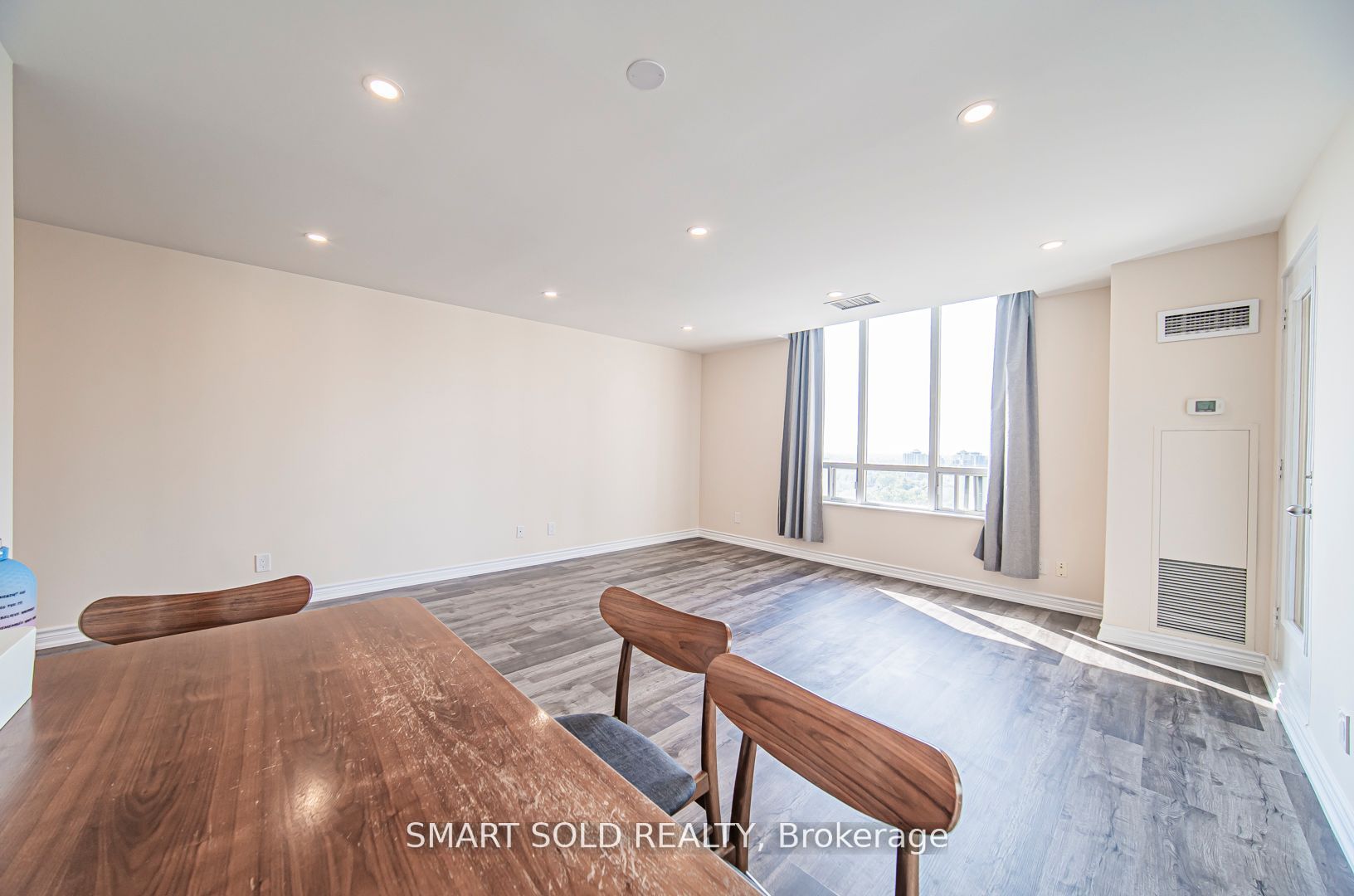 256 Doris Avenue Ph210 Property Photo 6