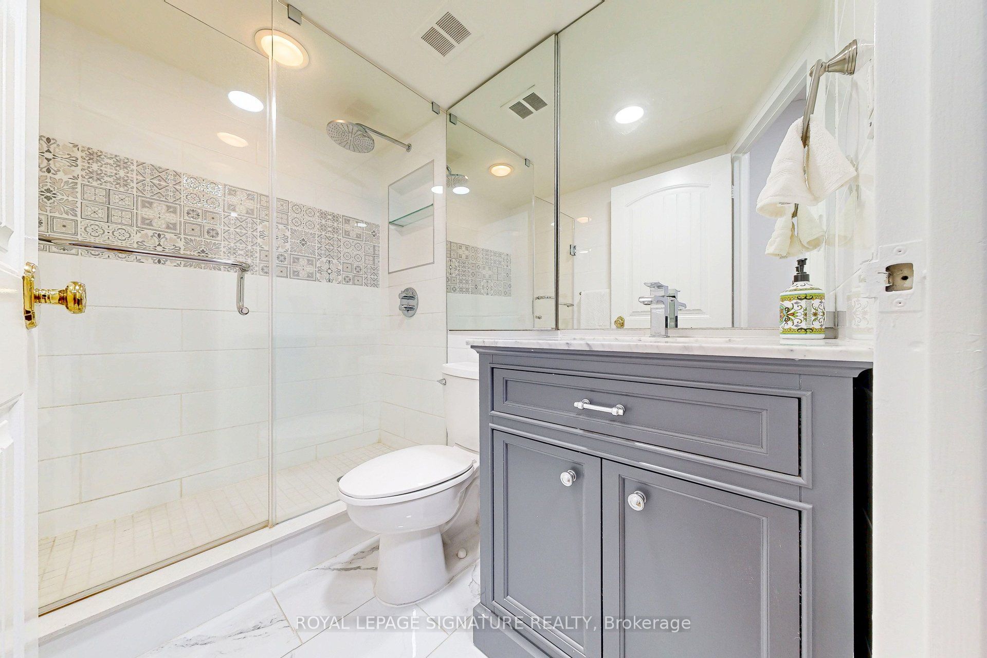 33 Harbour Square 410/204 Property Photo 20