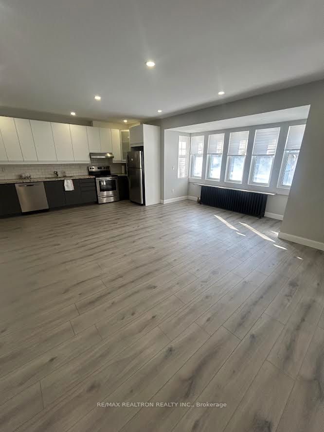 485 Oriole Parkway Main Property Photo 2