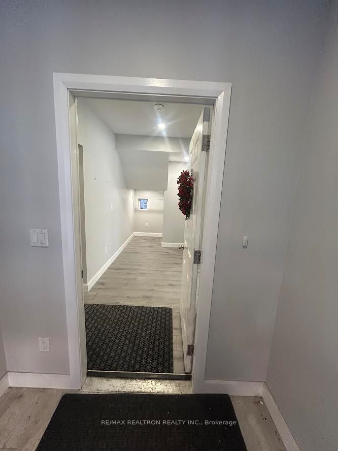 485 Oriole Parkway Main Property Photo 3