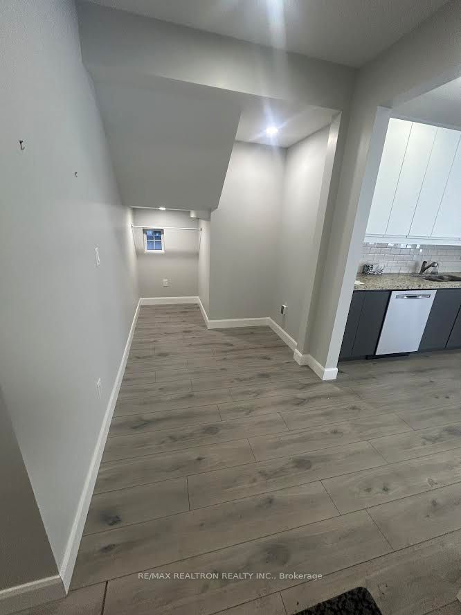 485 Oriole Parkway Main Property Photo 10