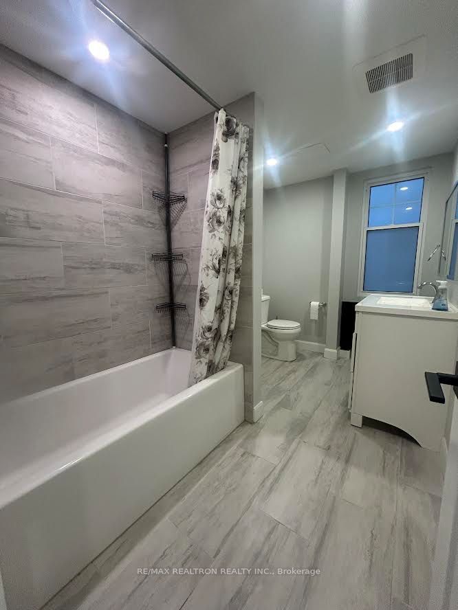 485 Oriole Parkway Main Property Photo 13